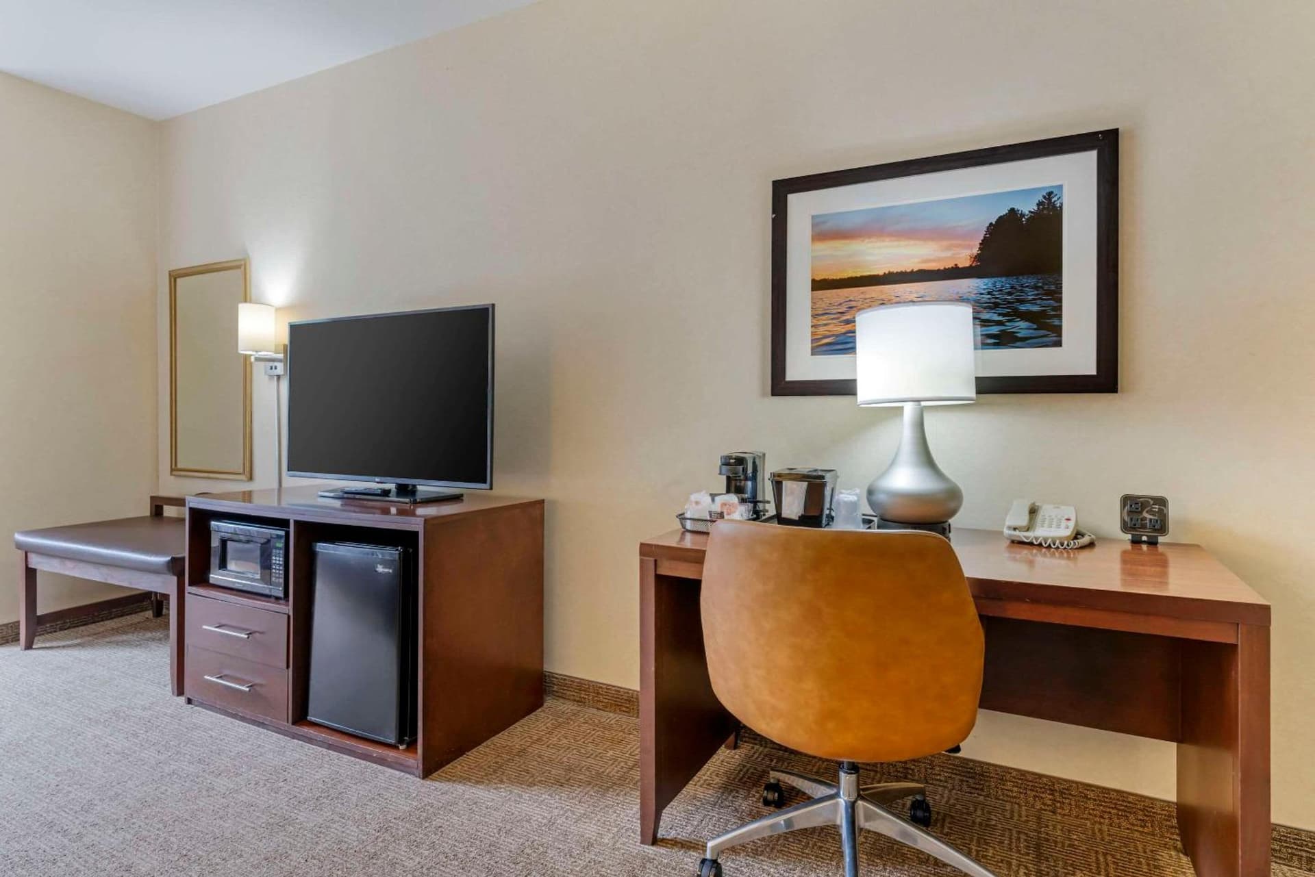 Comfort Suites Lake Geneva East gallery photo in Lake Geneva, WI — image 15