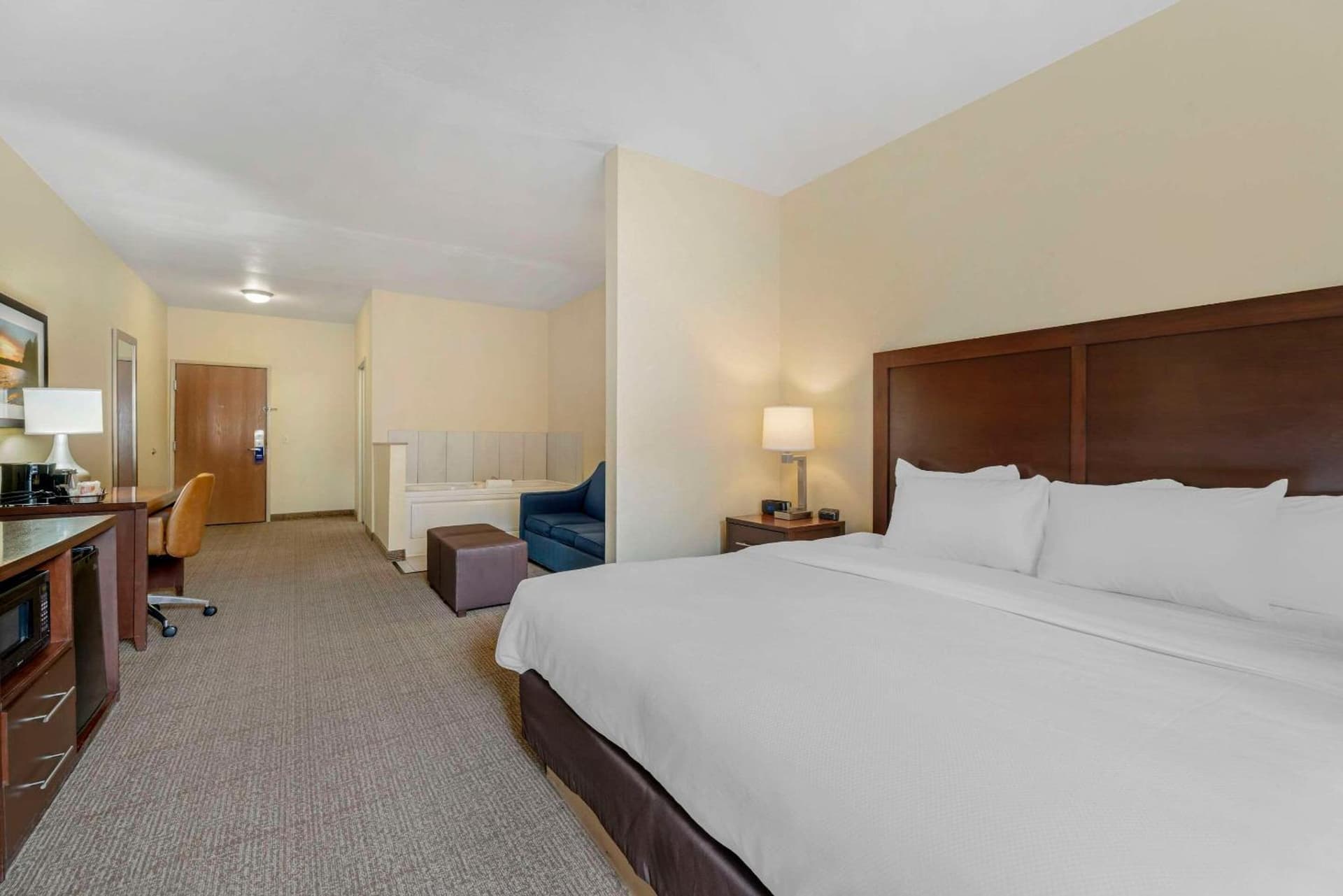 Comfort Suites Lake Geneva East gallery photo in Lake Geneva, WI — image 4