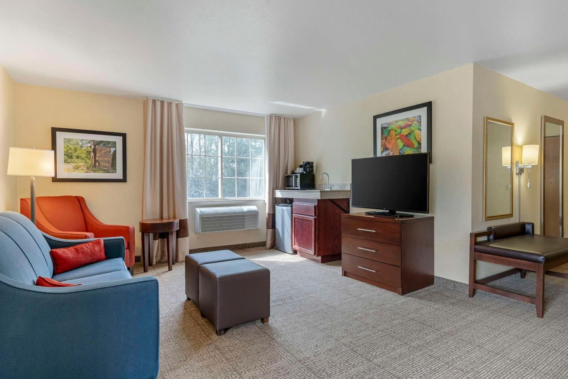 Comfort Suites Lake Geneva East gallery photo in Lake Geneva, WI — image 5