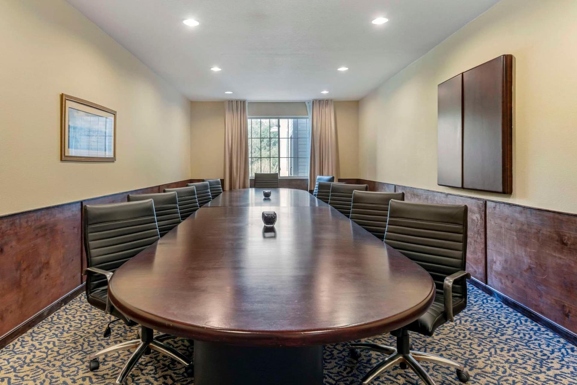 Comfort Suites Lake Geneva East gallery photo in Lake Geneva, WI — image 31