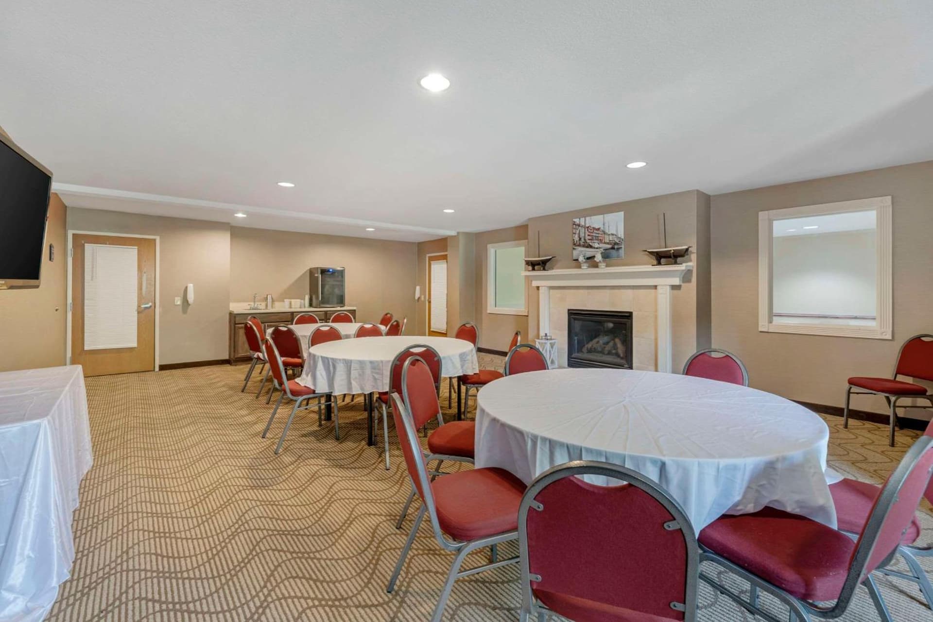 Comfort Suites Lake Geneva East gallery photo in Lake Geneva, WI — image 22