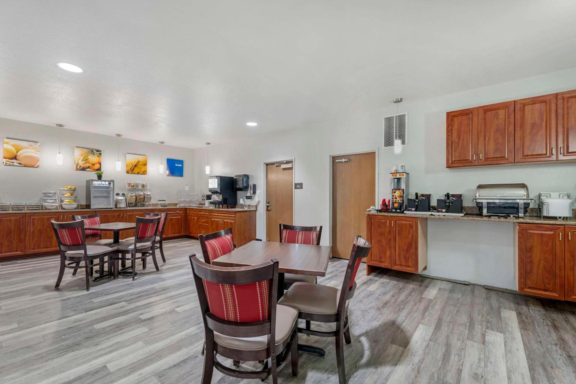Comfort Suites Lake Geneva East gallery photo in Lake Geneva, WI — image 13