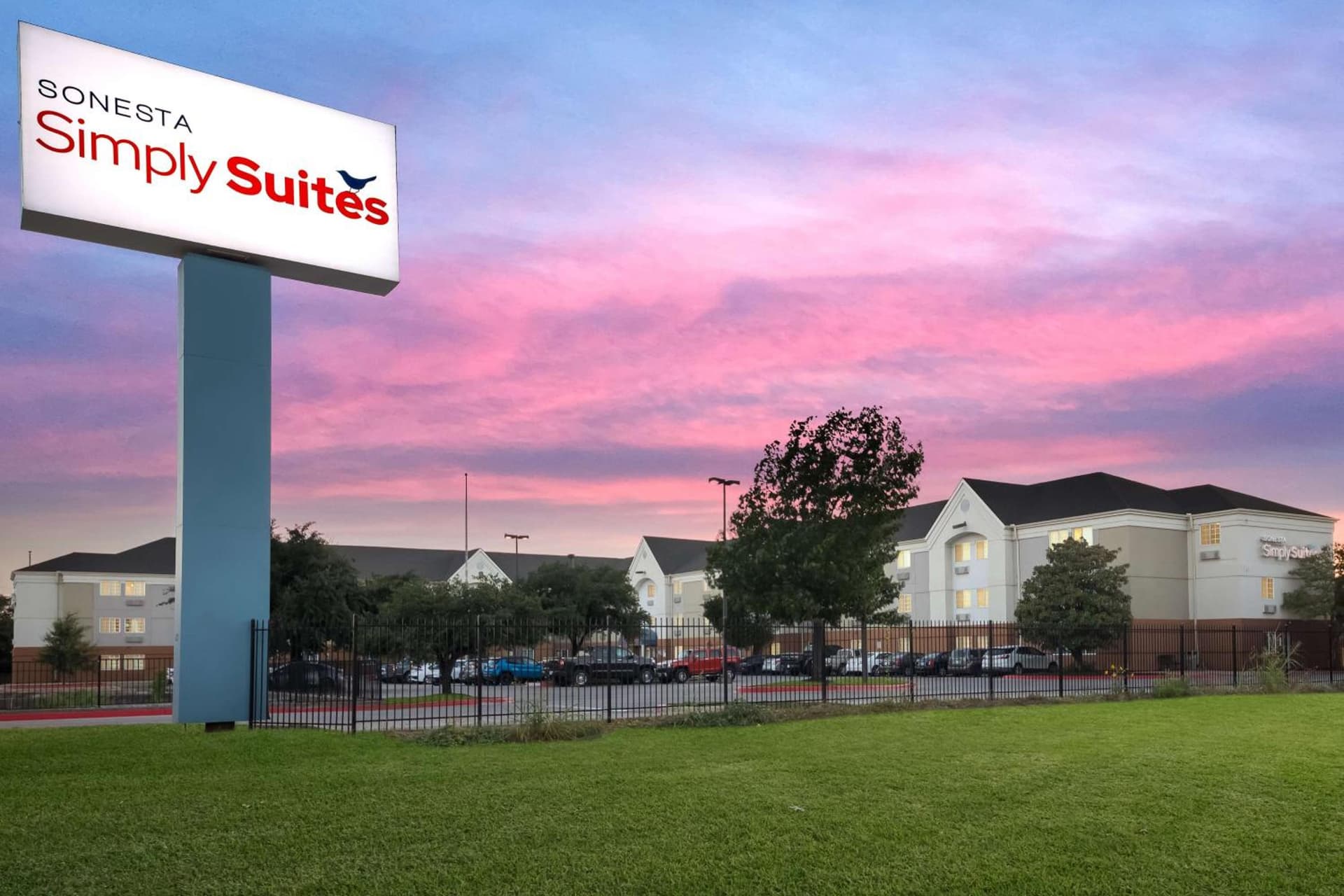 Sonesta Simply Suites Austin South featured exterior or lobby in Austin, TX — similar hotel