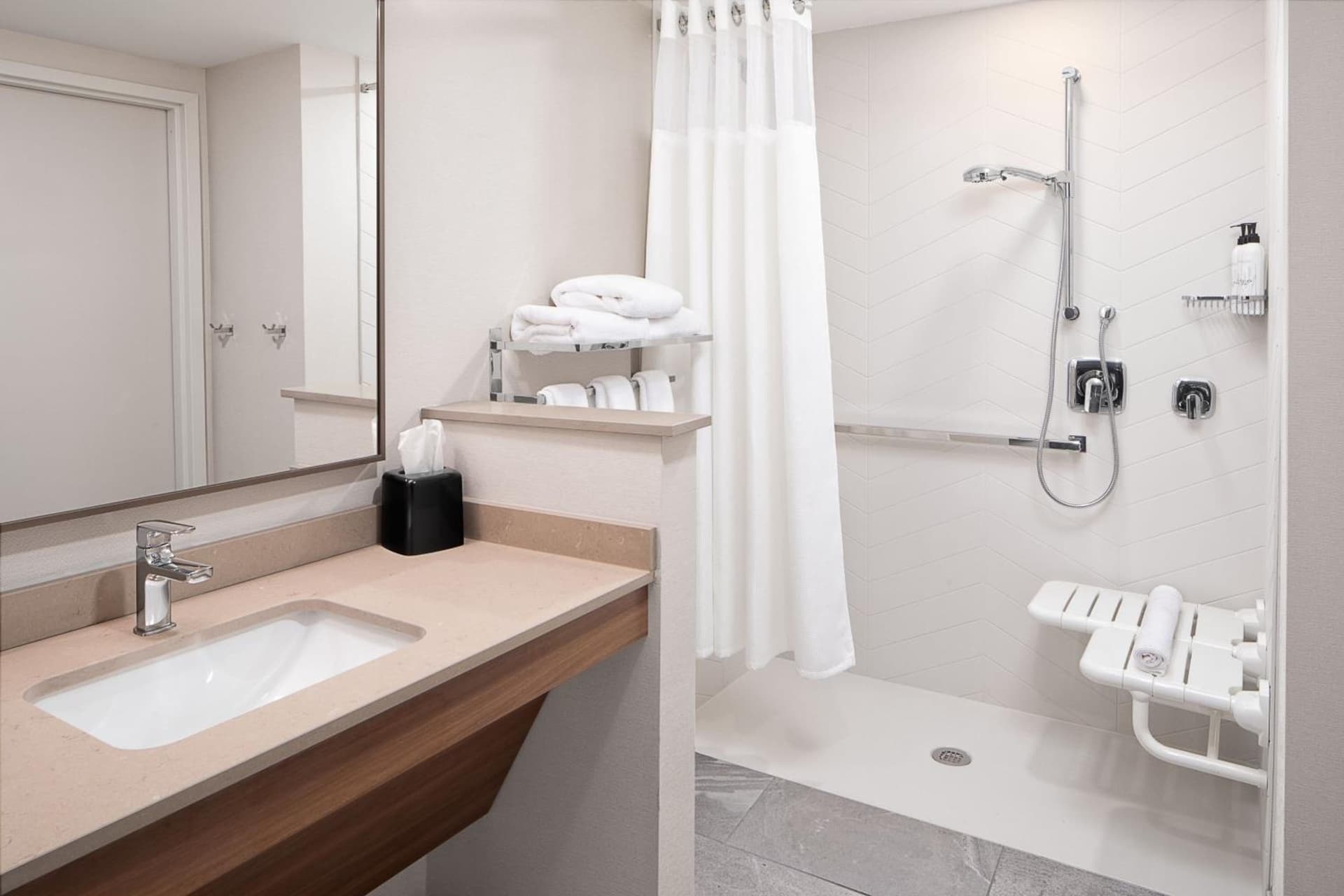 Fairfield by Marriott Inn & Suites Whitsett Greensboro East gallery photo in Whitsett, NC — image 19