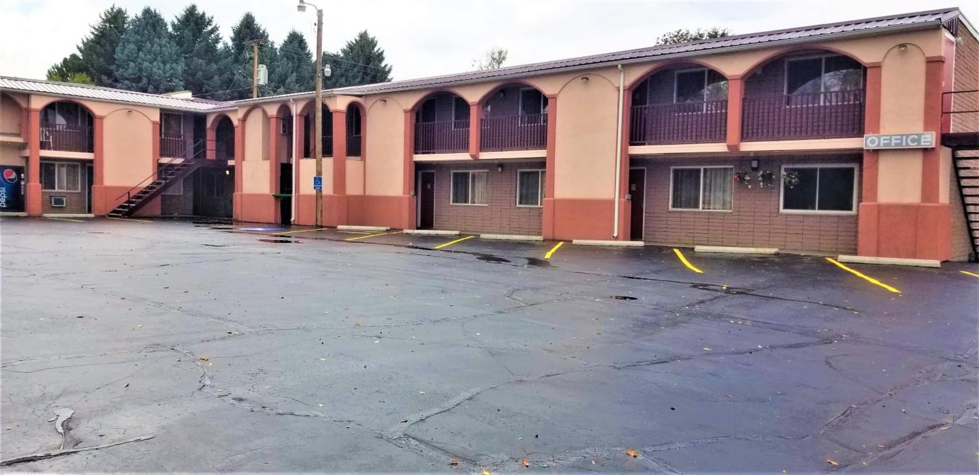 Town House Motor Inn featured exterior or lobby in Worland, WY — similar hotel