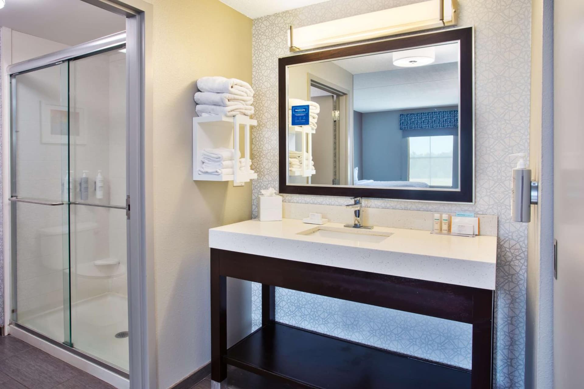 Hampton Inn & Suites Columbia/Southeast-Fort Jackson gallery photo in Columbia, SC — image 23