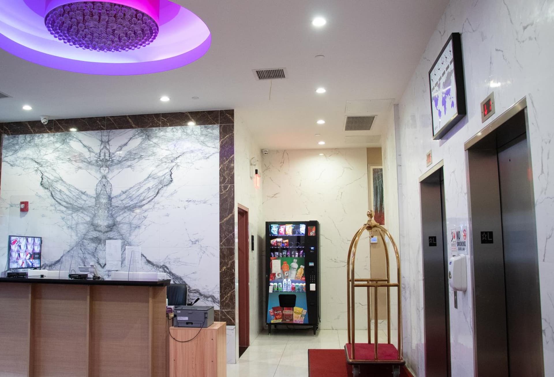 LIC Plaza Hotel gallery photo in Queens, NY — image 10