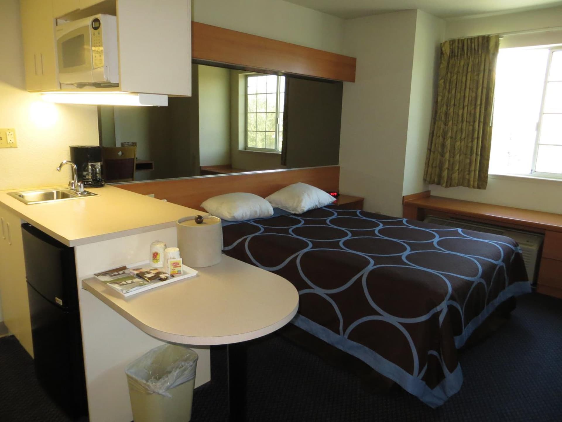 SureStay by Best Western Sacramento South Natomas interior in Sacramento, CA — gallery photo 2