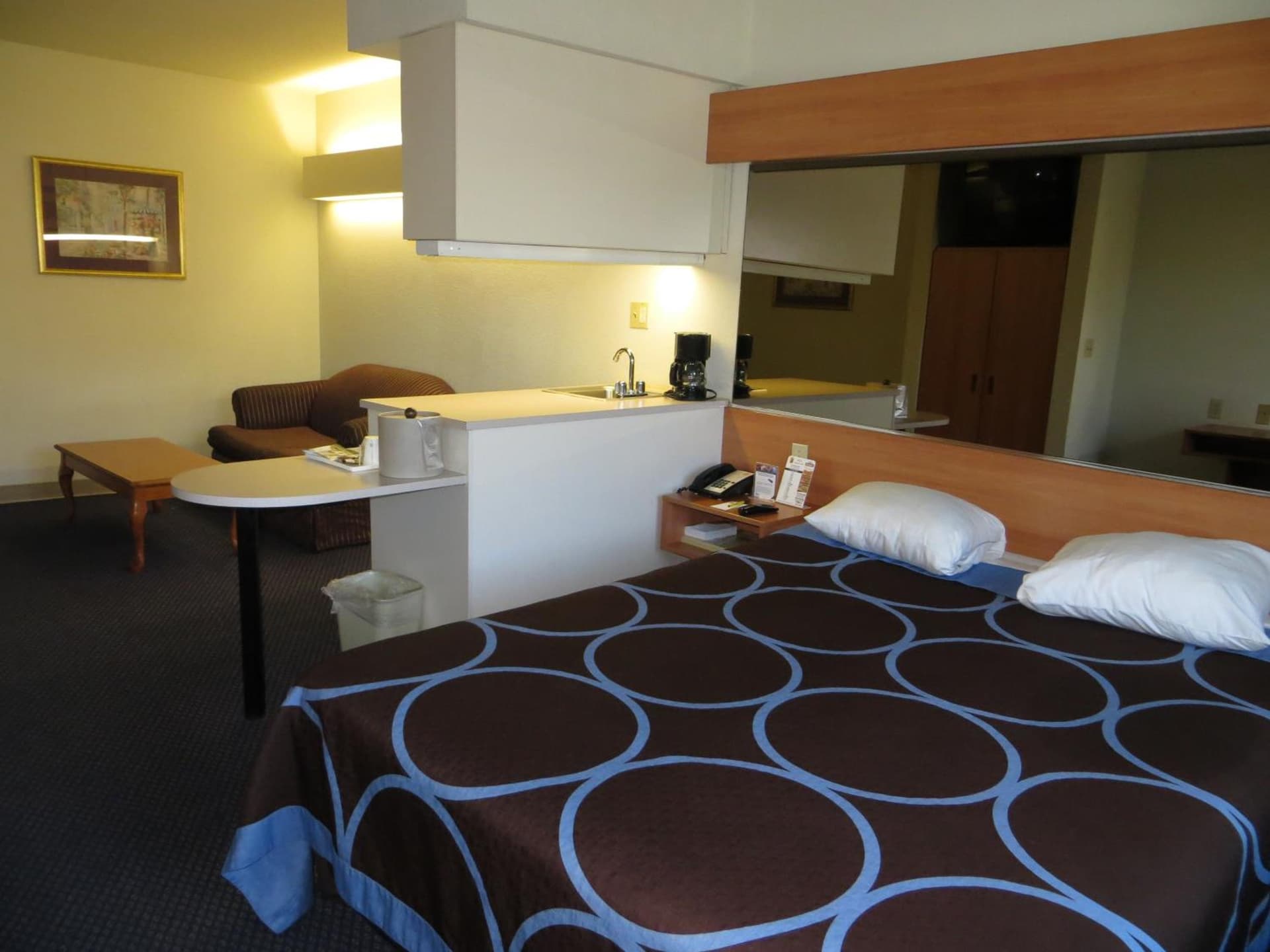 SureStay by Best Western Sacramento South Natomas property views in Sacramento, CA — gallery photo 3