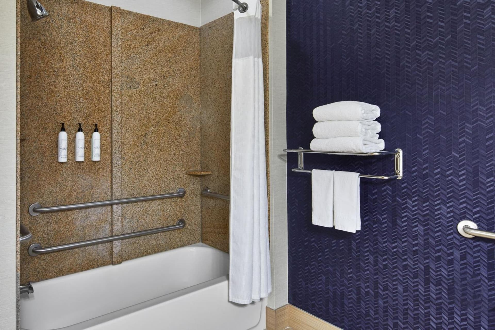 Fairfield Inn & Suites by Marriott Gainesville gallery photo in Gainesville, GA — image 6