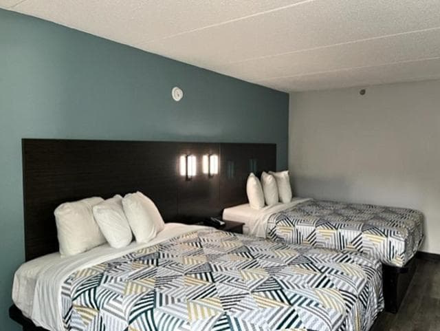 Studio 6 Suites East Syracuse Airport property views in East Syracuse, NY — gallery photo 3