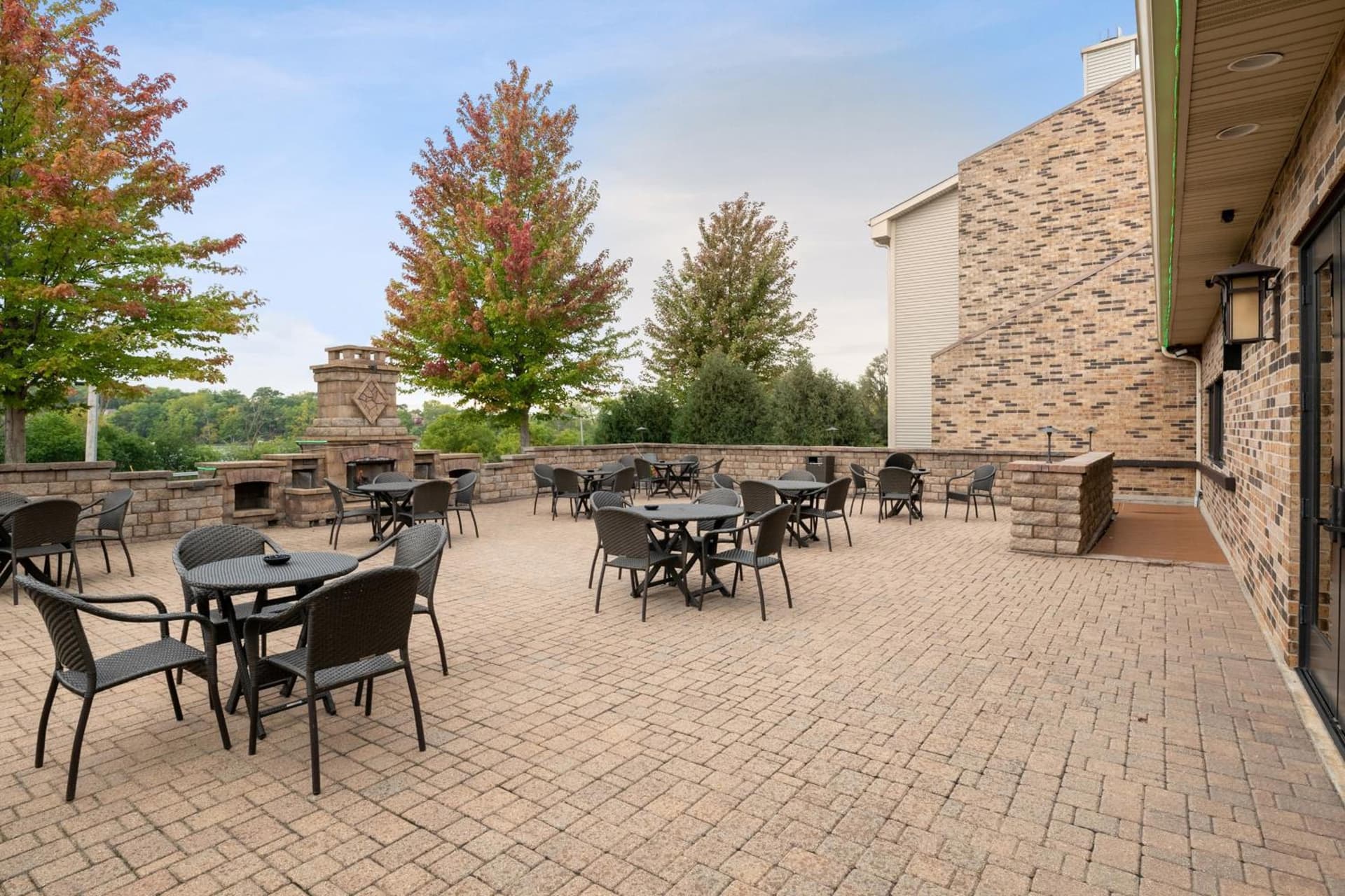 Antioch Hotel & Suites property views in Antioch, IL — gallery photo 3