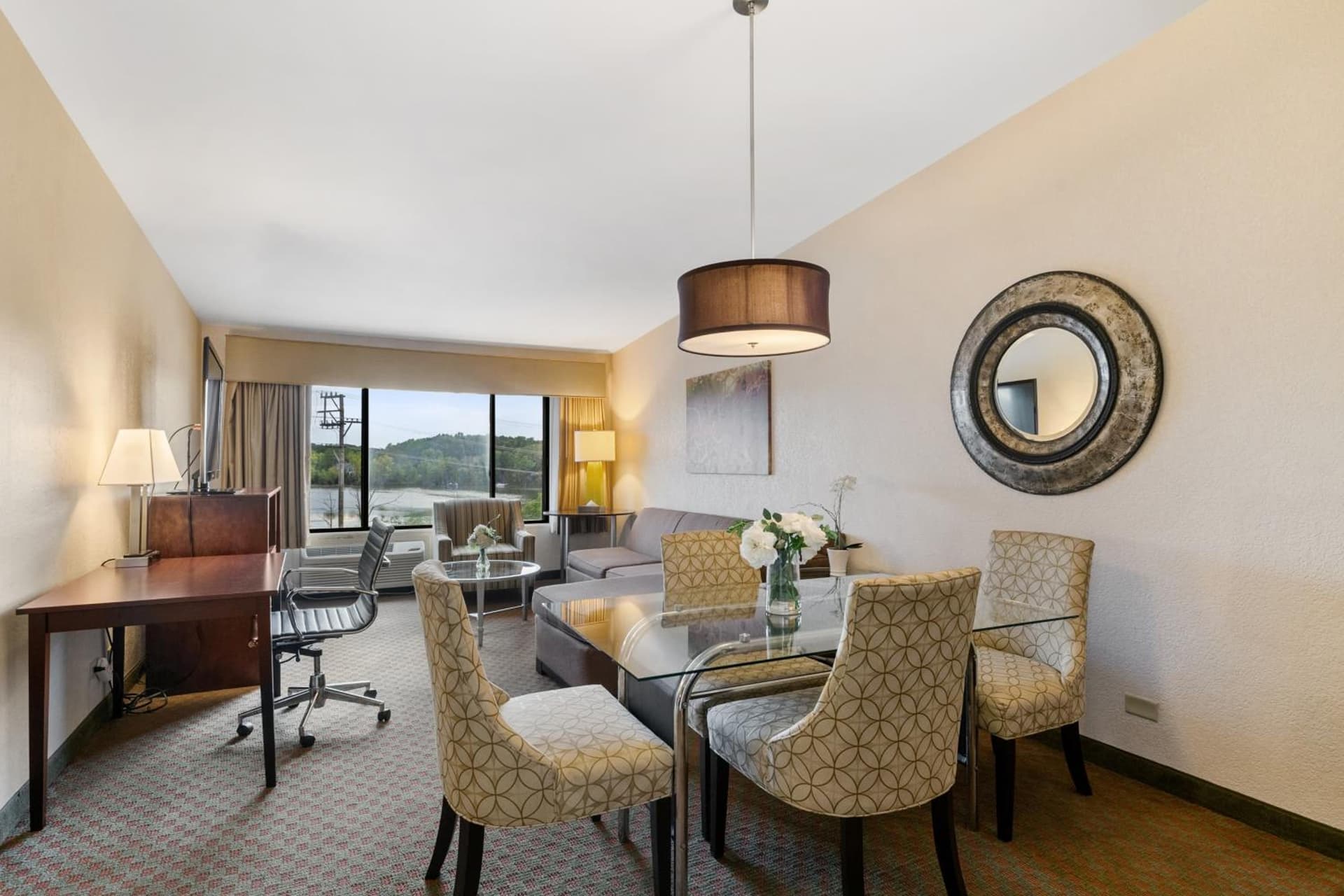 Antioch Hotel & Suites gallery photo in Antioch, IL — image 18