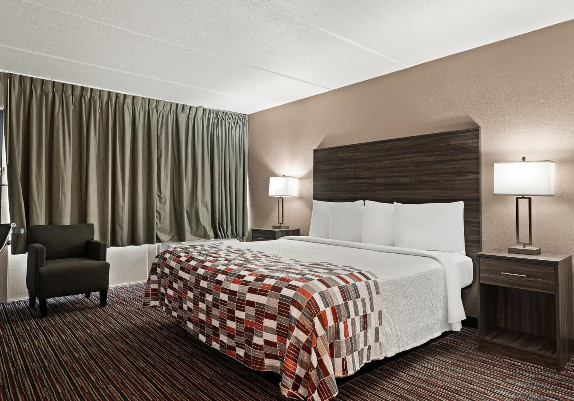 Red Roof Inn Reading interior in Reading, PA — gallery photo 2