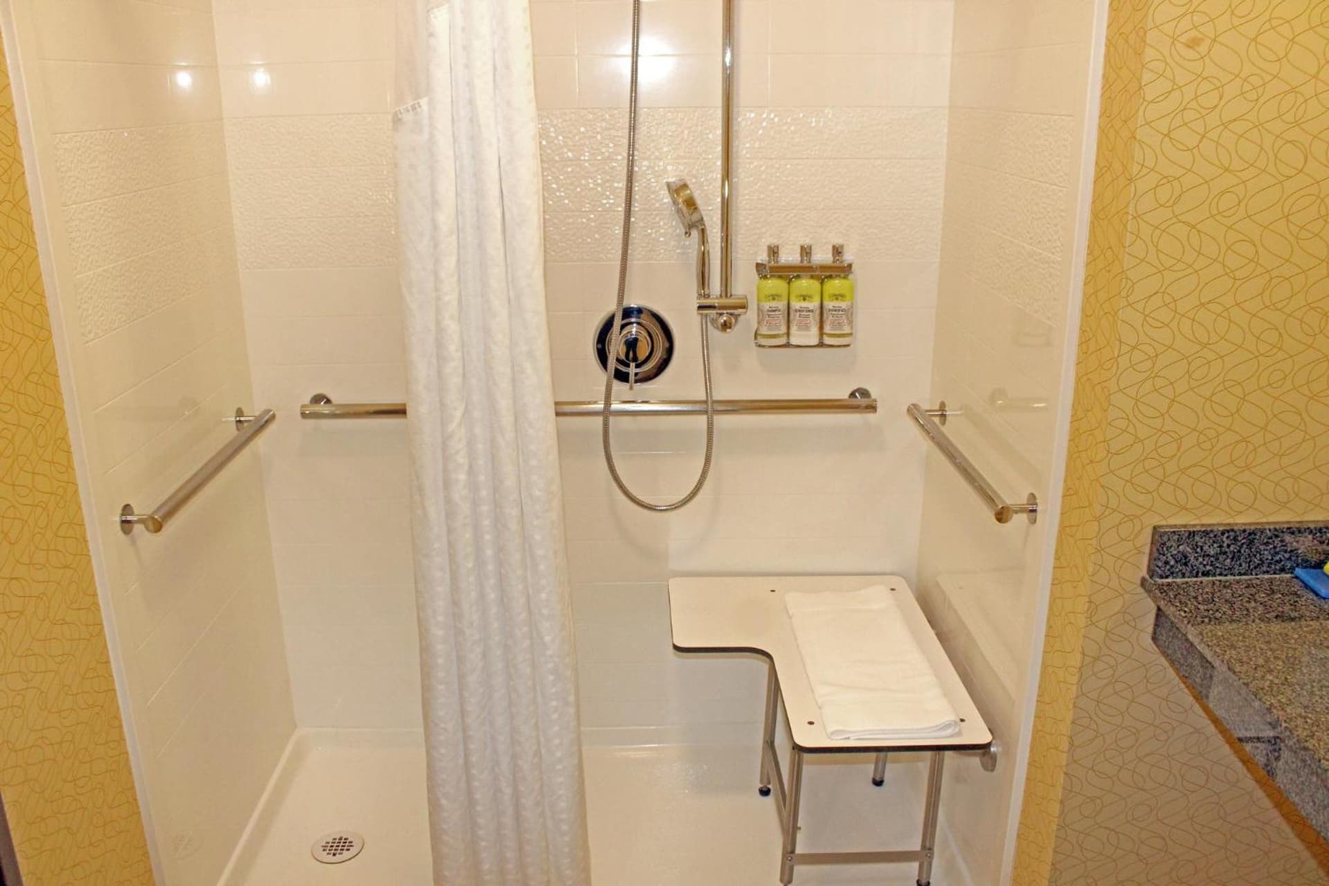 Holiday Inn Express & Suites Bakersfield Airport by IHG gallery photo in Bakersfield, CA — image 31