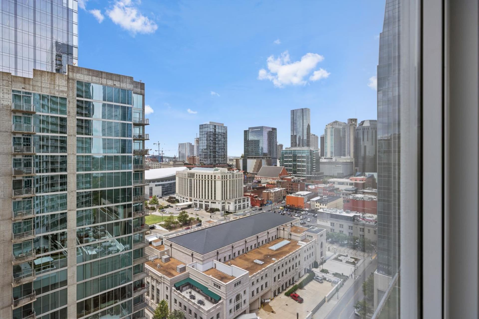 Placemakr Premier SoBro gallery photo in Nashville, TN — image 140