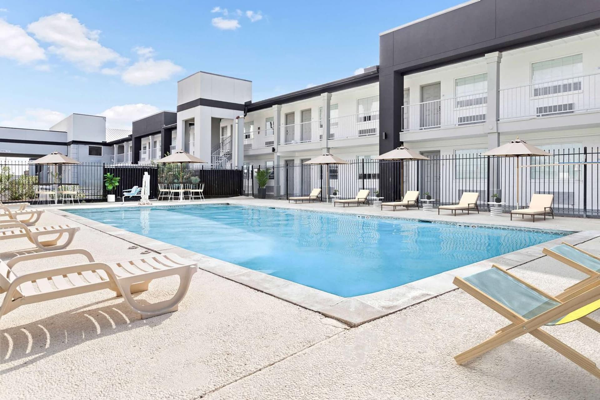 Baymont by Wyndham Beaumont gallery photo in Beaumont, TX — image 67