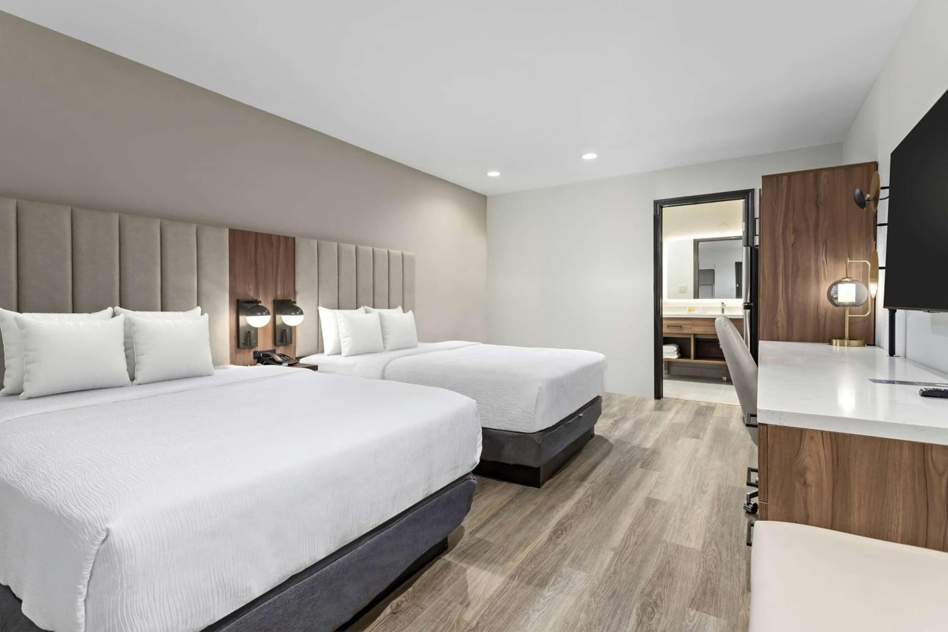 Baymont by Wyndham Beaumont gallery photo in Beaumont, TX — image 77