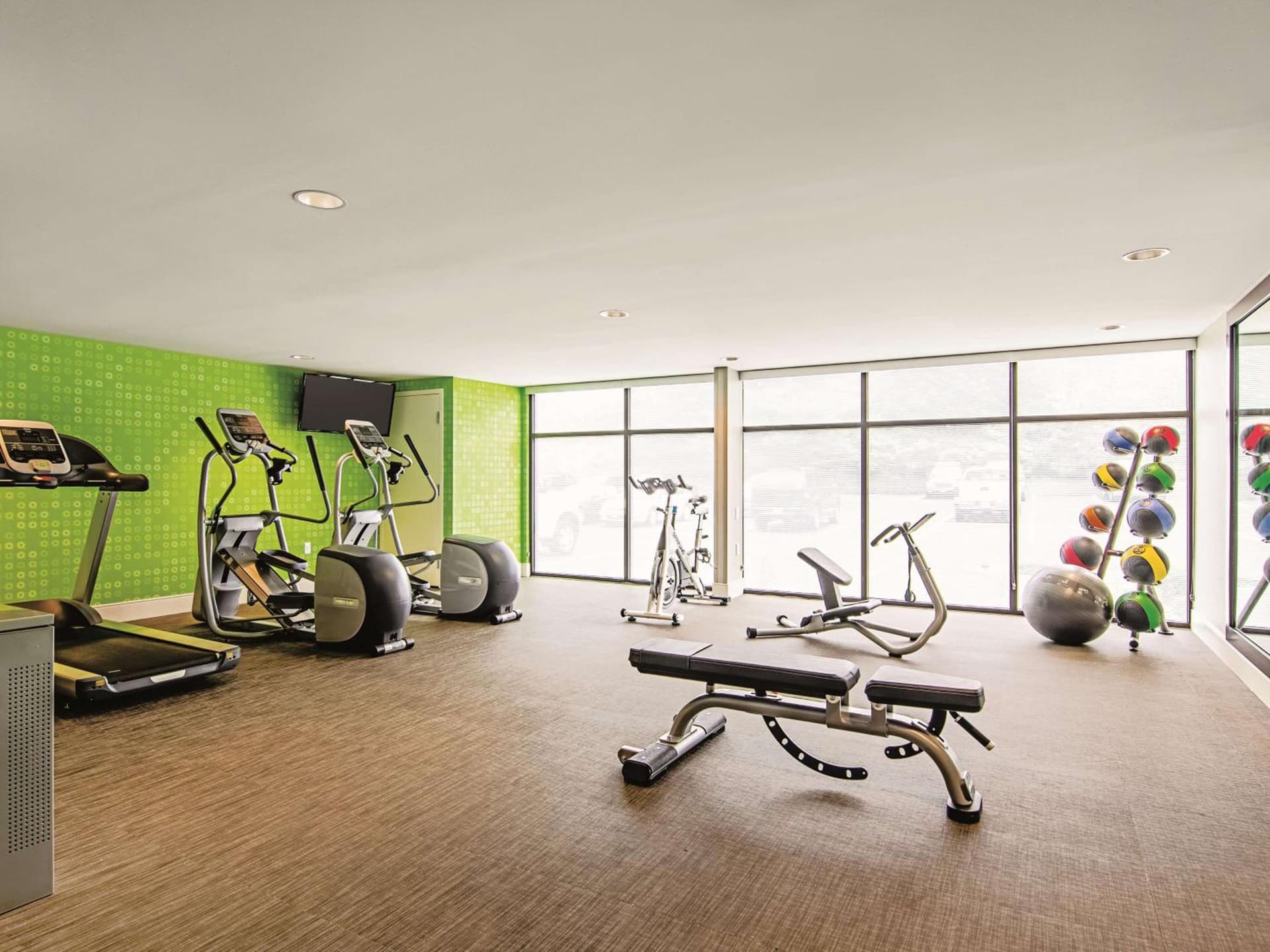 La Quinta Inn & Suites by Wyndham Portland DT Maine Med gallery photo in Portland, ME — image 44