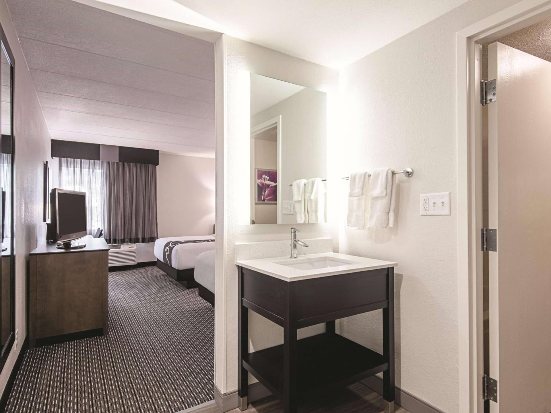 La Quinta Inn & Suites by Wyndham Portland DT Maine Med gallery photo in Portland, ME — image 26