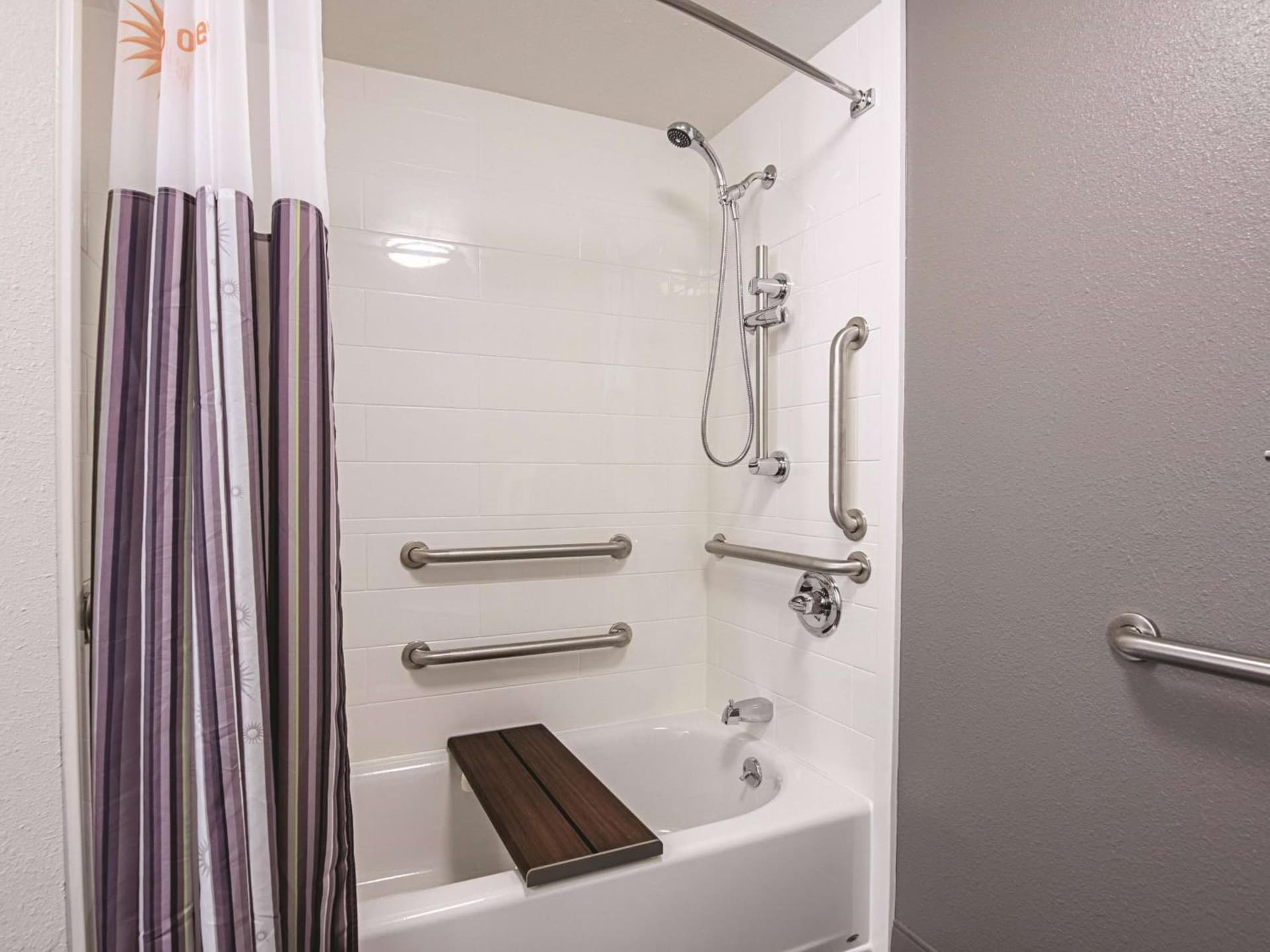 La Quinta Inn & Suites by Wyndham Portland DT Maine Med gallery photo in Portland, ME — image 35