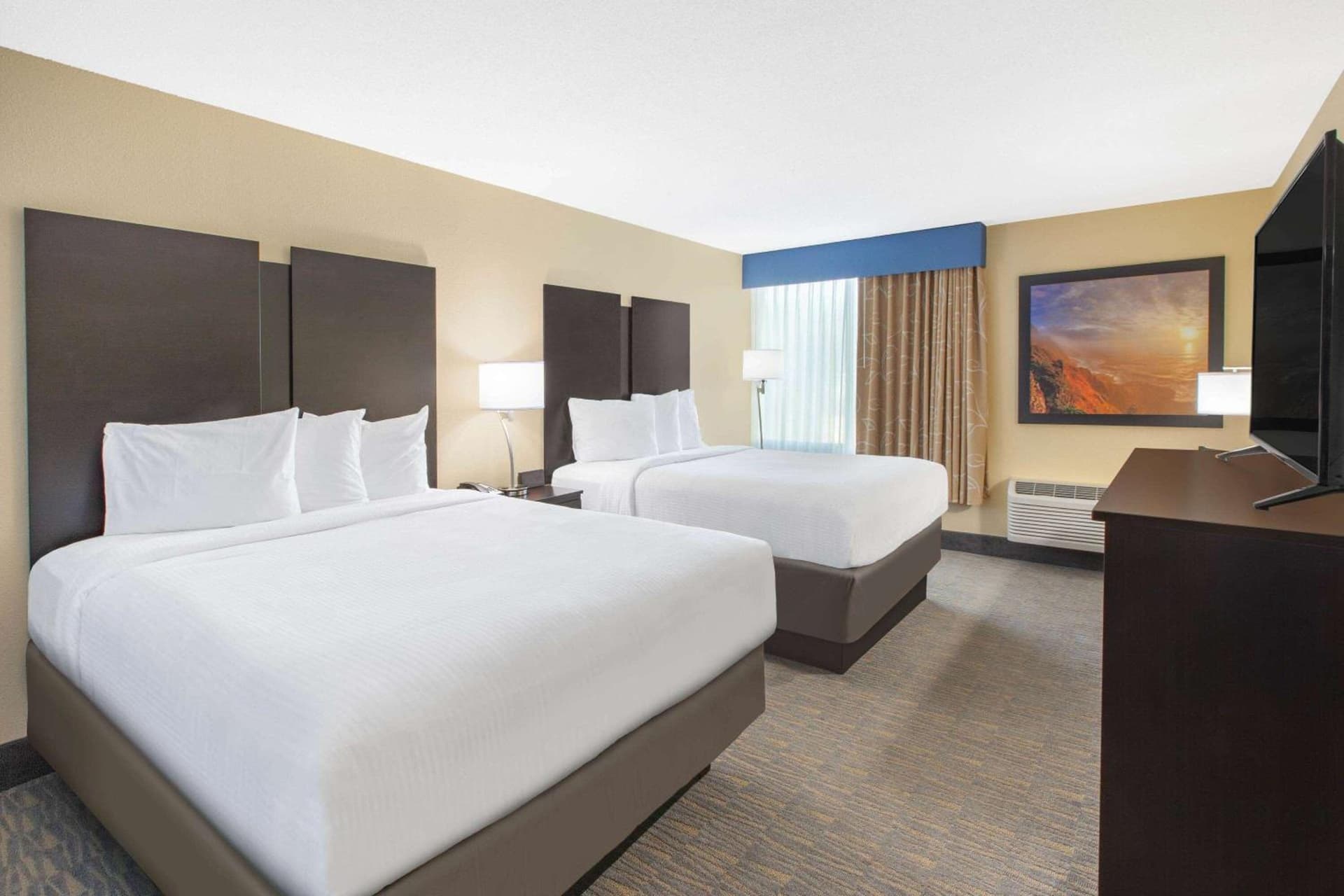 Days Inn & Suites by Wyndham Grand Rapids Near Downtown gallery photo in Grand Rapids, MI — image 13