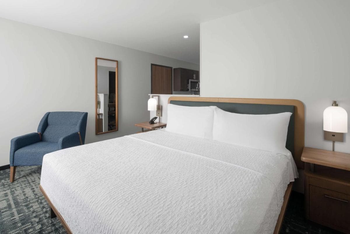 Homewood Suites By Hilton Charlotte Uptown First Ward gallery photo in Charlotte, NC — image 17