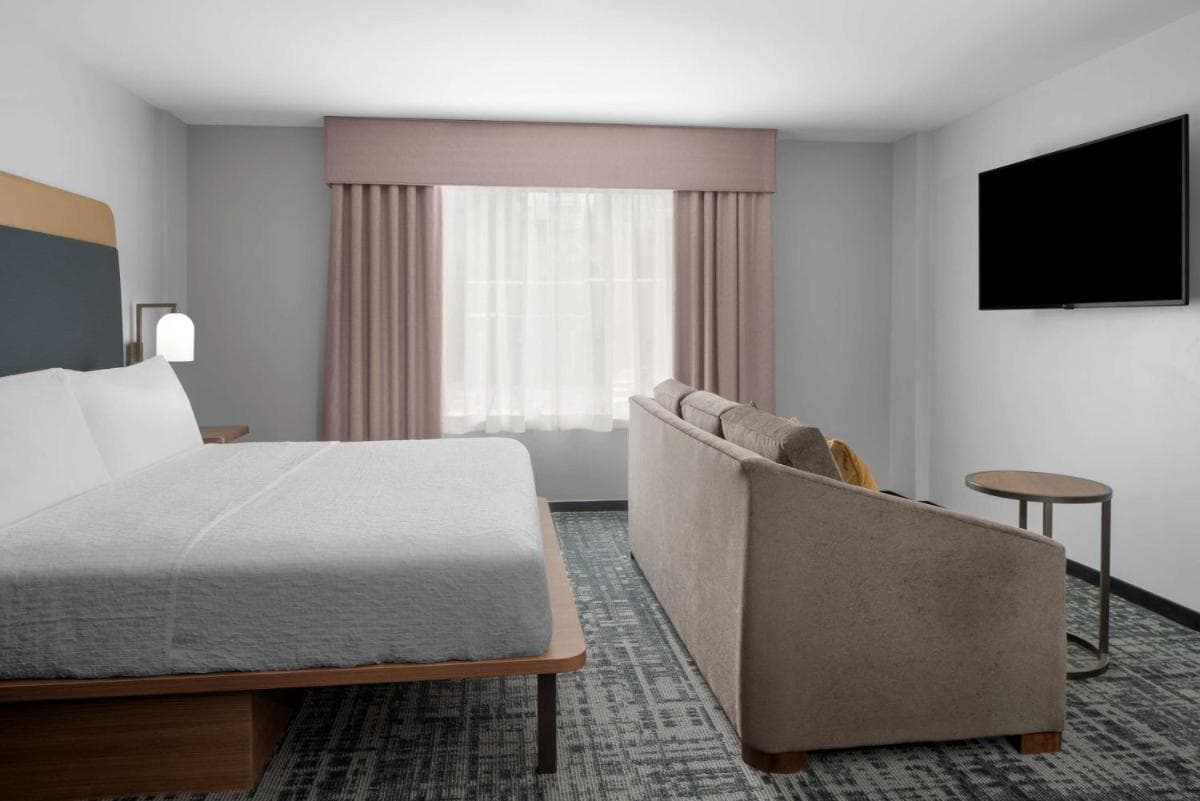 Homewood Suites By Hilton Charlotte Uptown First Ward gallery photo in Charlotte, NC — image 20