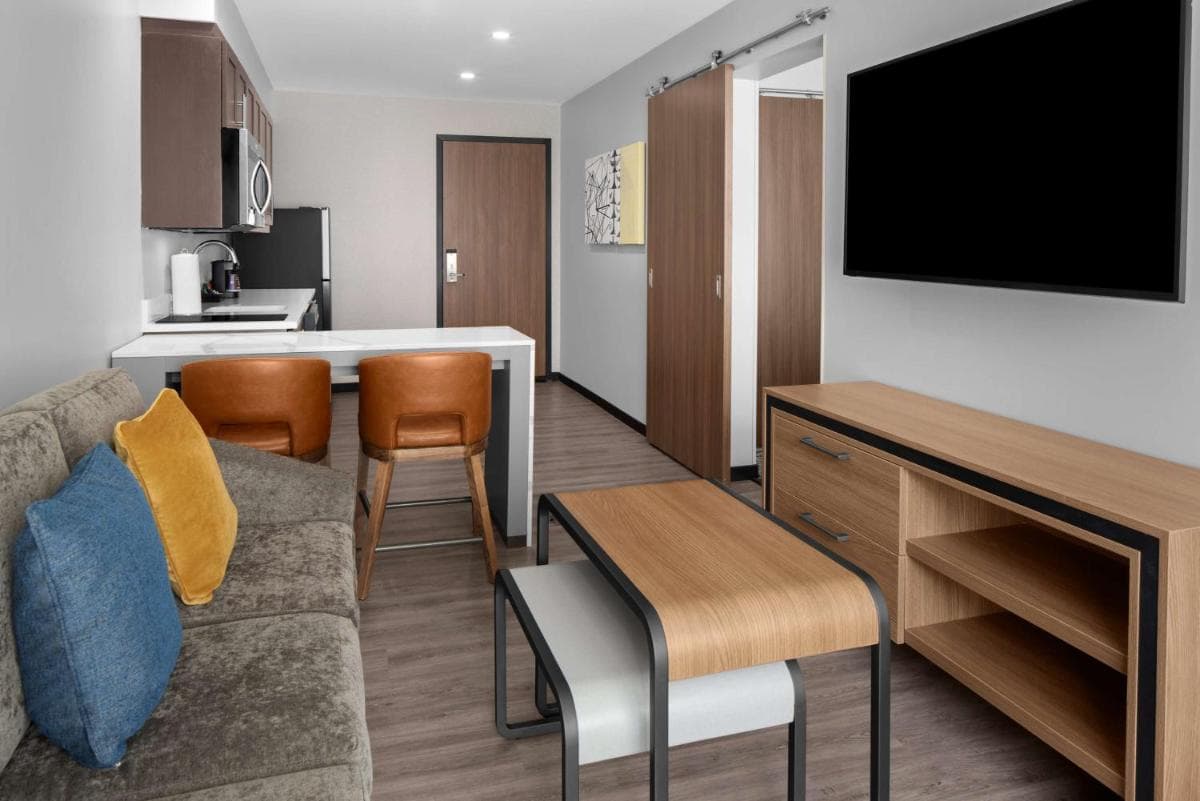 Homewood Suites By Hilton Charlotte Uptown First Ward gallery photo in Charlotte, NC — image 28