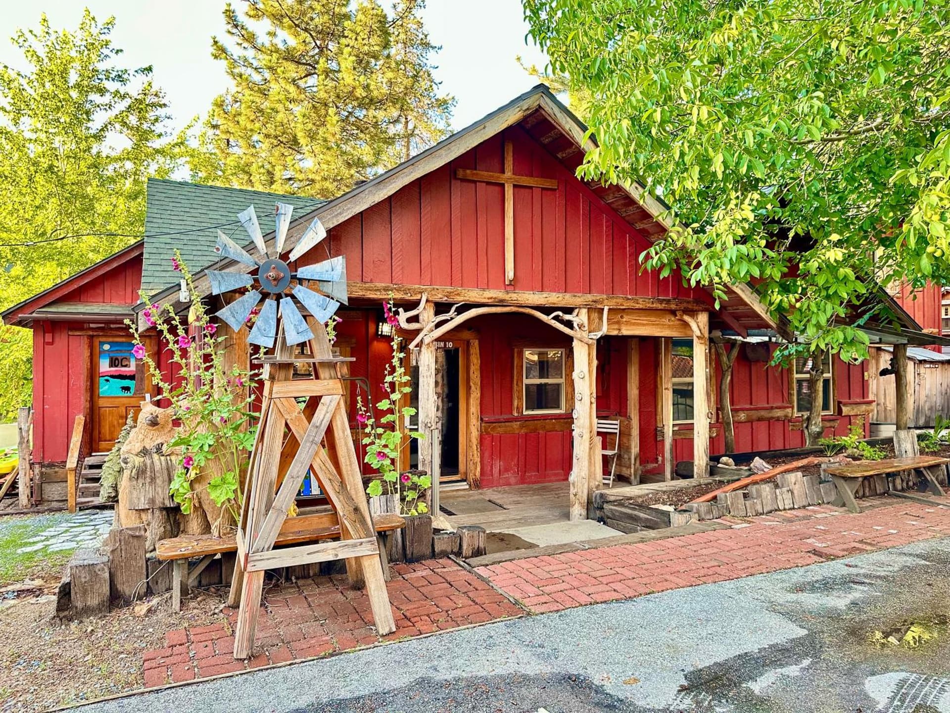 Boulder Bay Cottages featured exterior or lobby in Big Bear Lake, CA — similar hotel