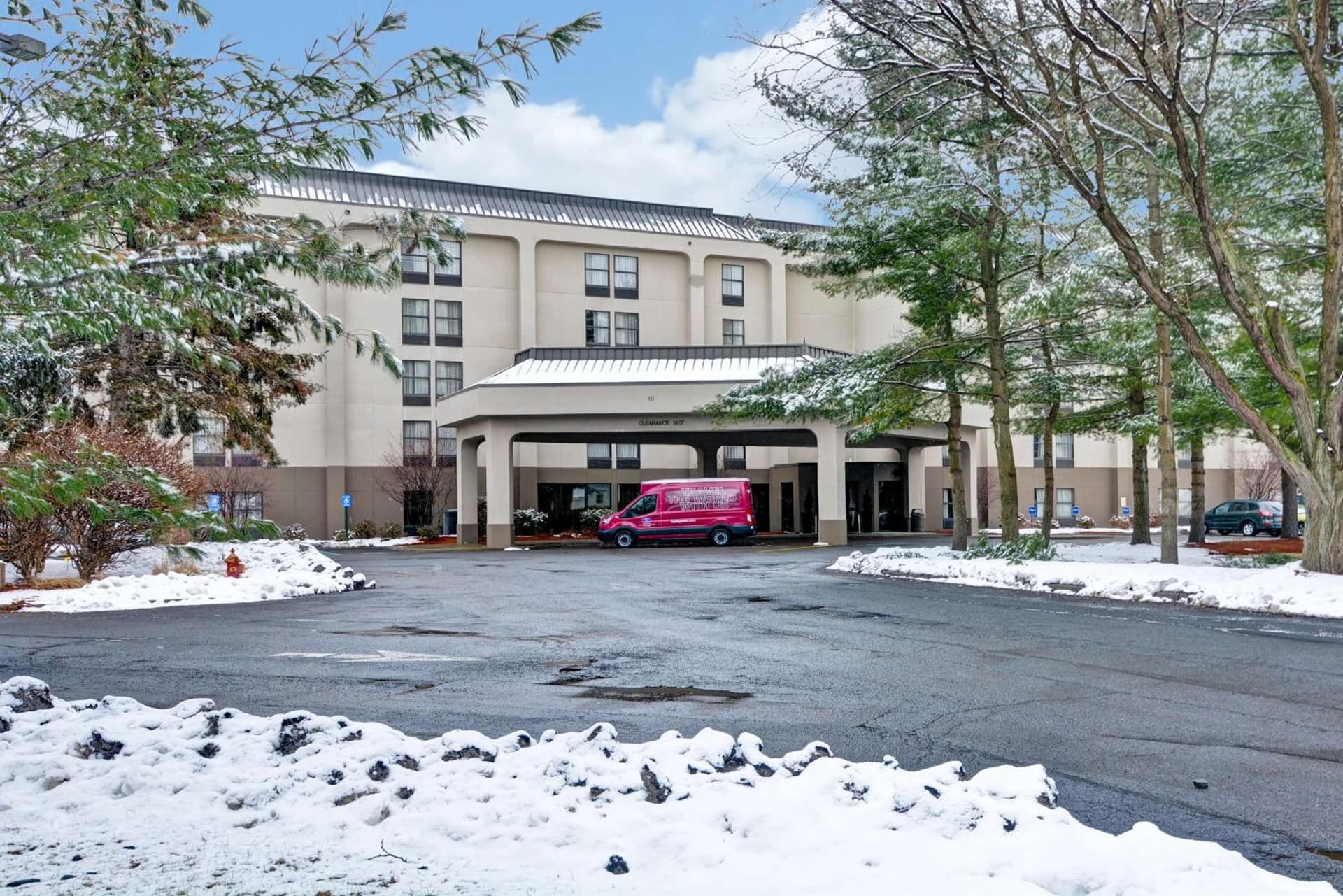 Hampton Inn Albany-Wolf Road interior in Albany, NY — gallery photo 2