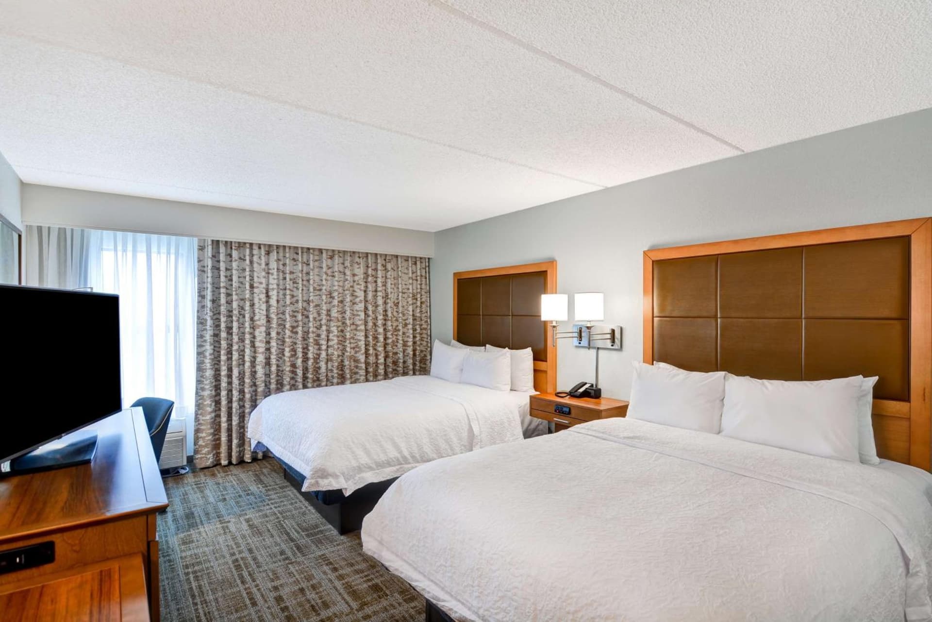 Hampton Inn Albany-Wolf Road gallery photo in Albany, NY — image 12