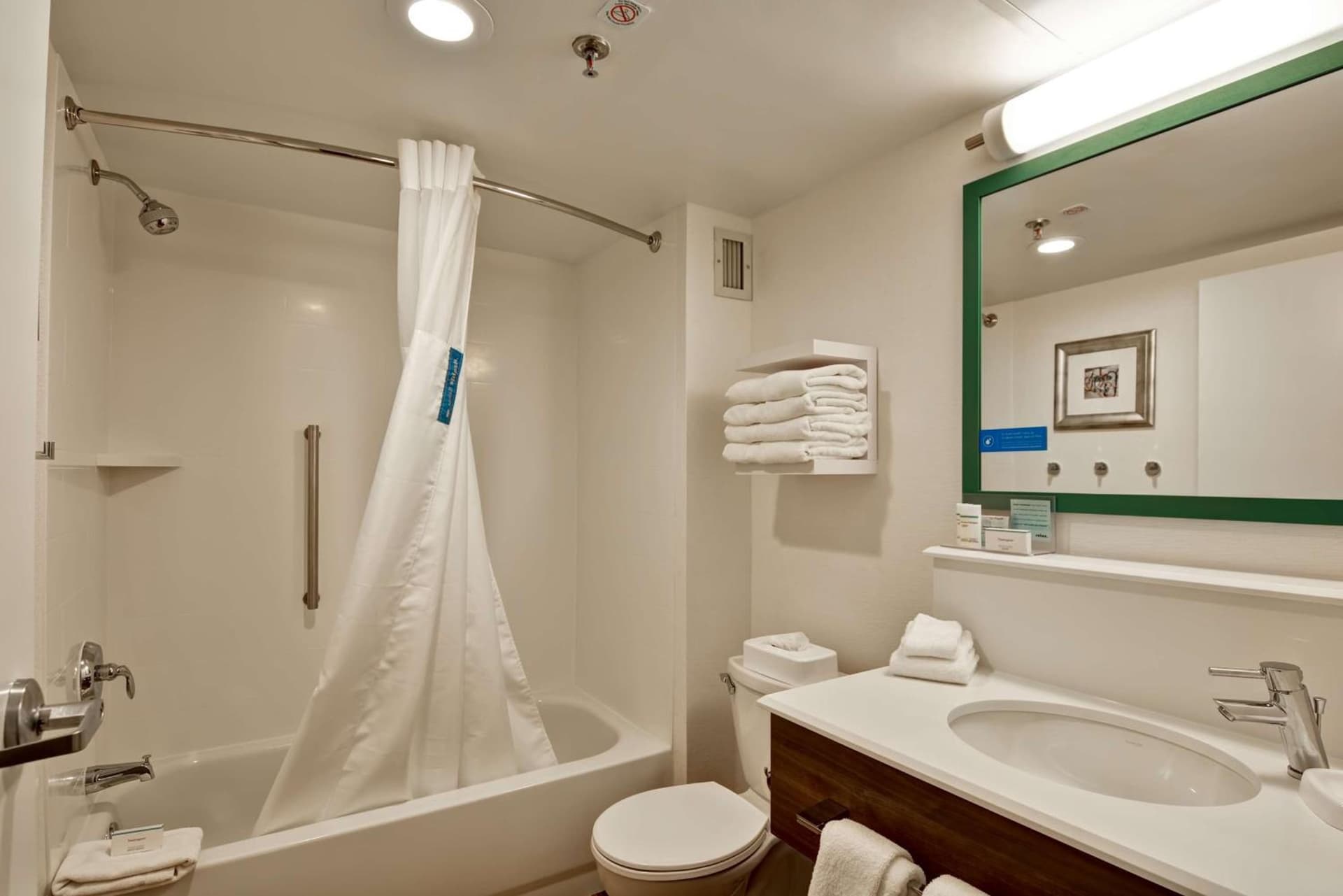 Hampton Inn Albany-Wolf Road gallery photo in Albany, NY — image 18