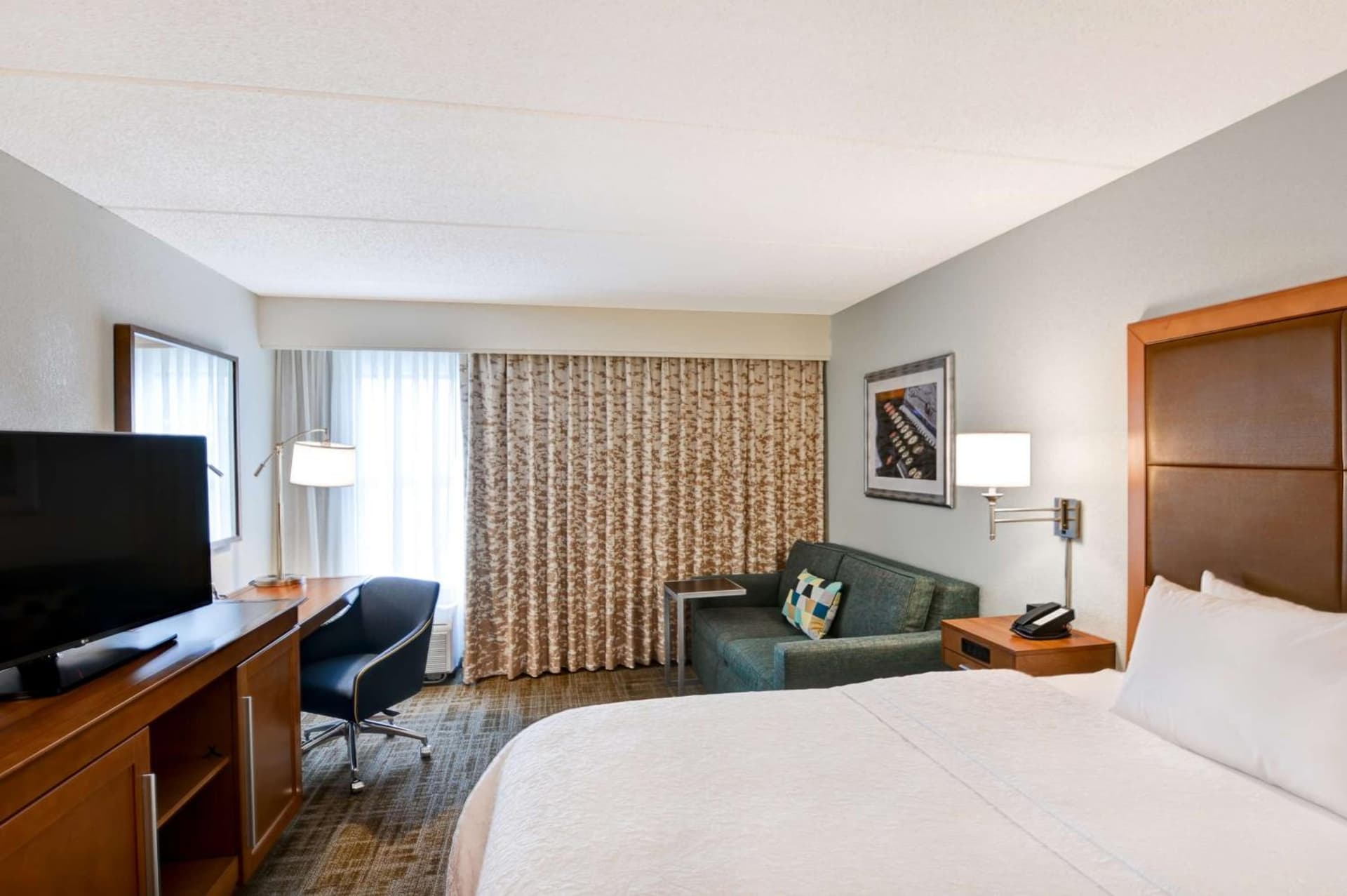 Hampton Inn Albany-Wolf Road gallery photo in Albany, NY — image 32