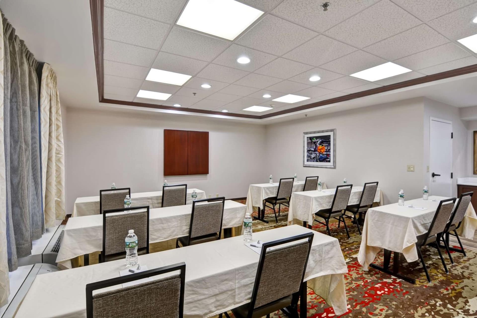 Hampton Inn Albany-Wolf Road gallery photo in Albany, NY — image 6