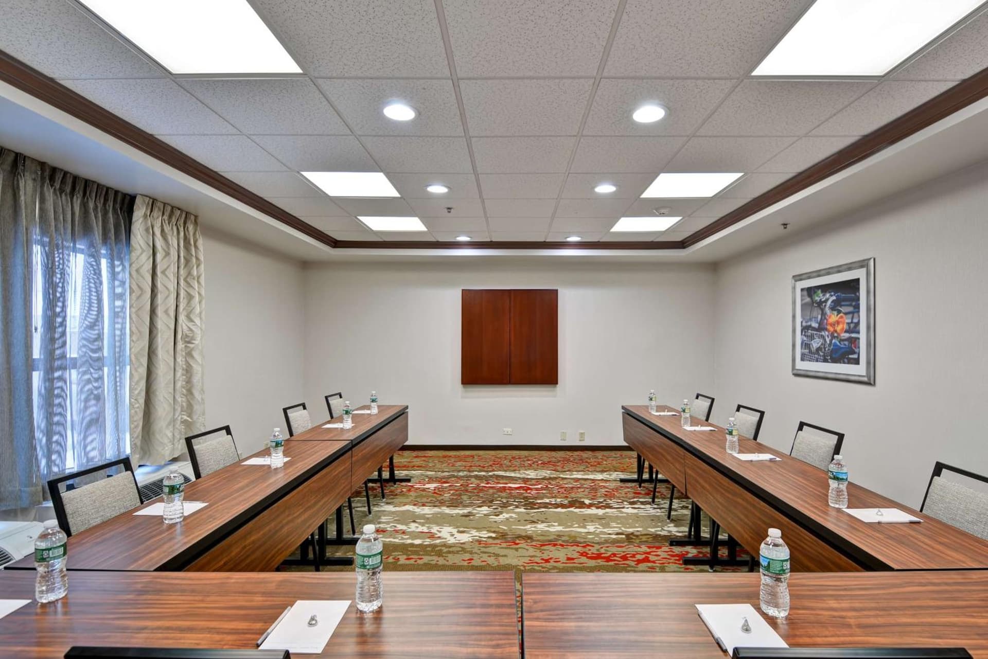 Hampton Inn Albany-Wolf Road gallery photo in Albany, NY — image 36