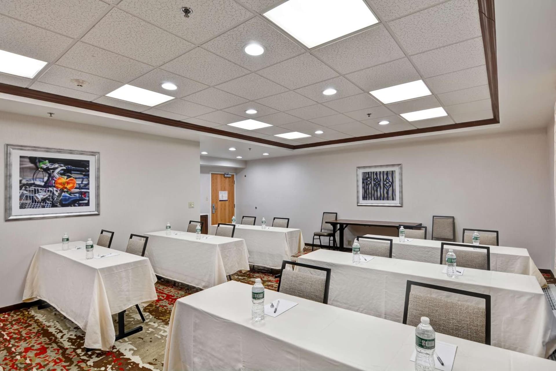 Hampton Inn Albany-Wolf Road interior in Albany, NY — gallery photo 2