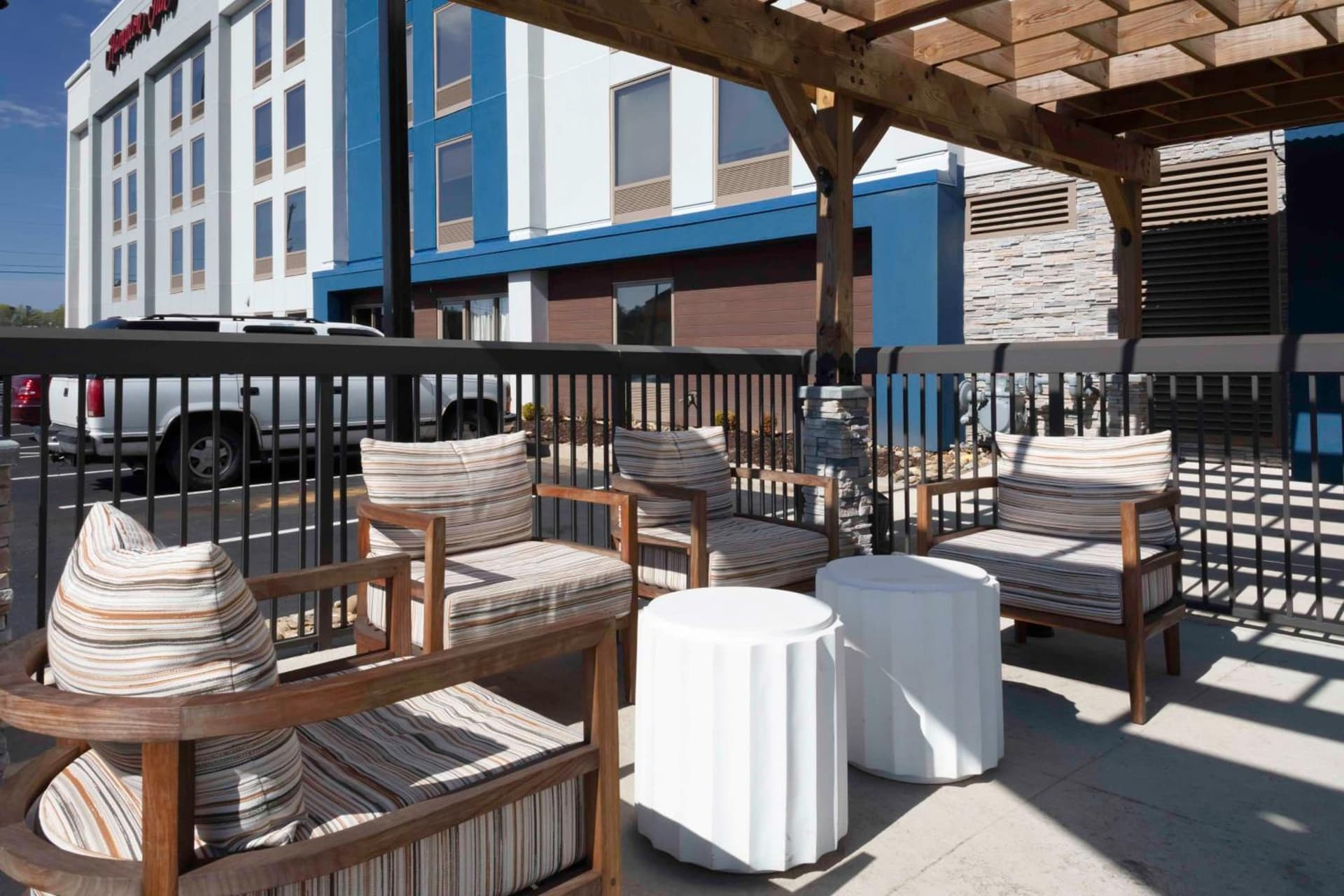 Hampton Inn Conyers interior in Conyers, GA — gallery photo 2