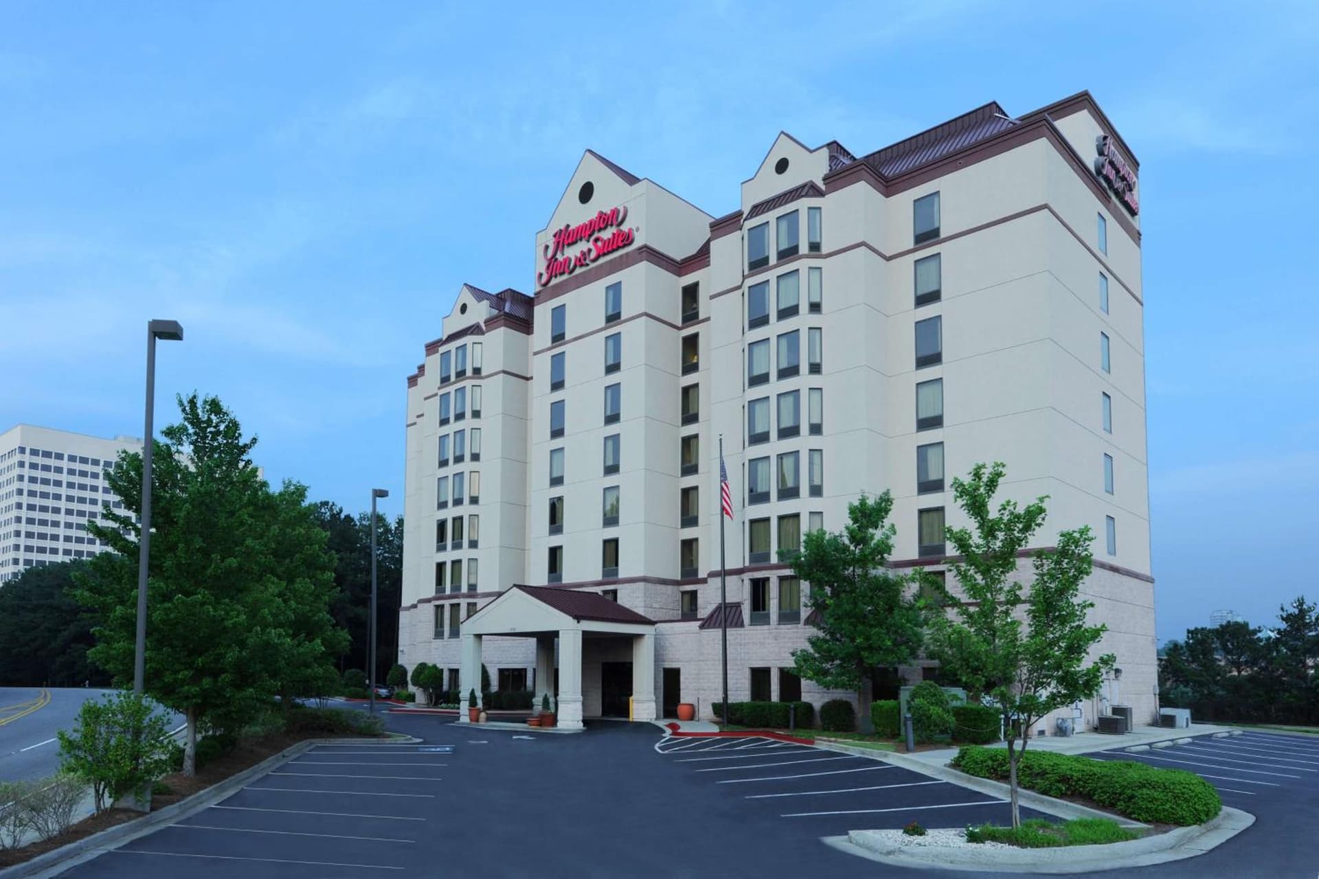 Hampton Inn & Suites Atlanta-Galleria interior in Atlanta, GA — gallery photo 2