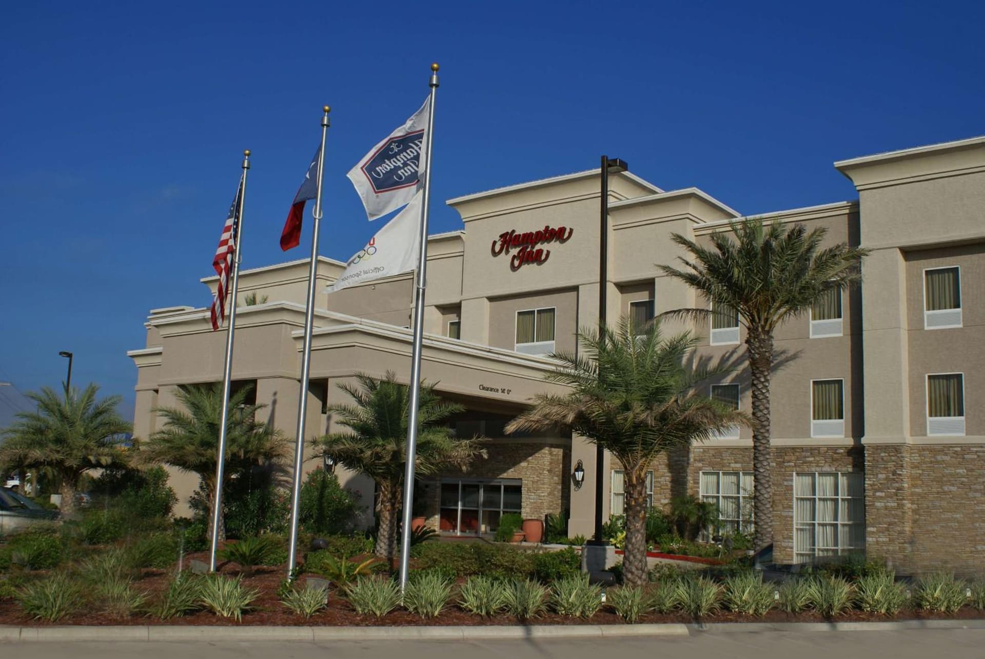Hampton Inn Orange interior in Orange, TX — gallery photo 2