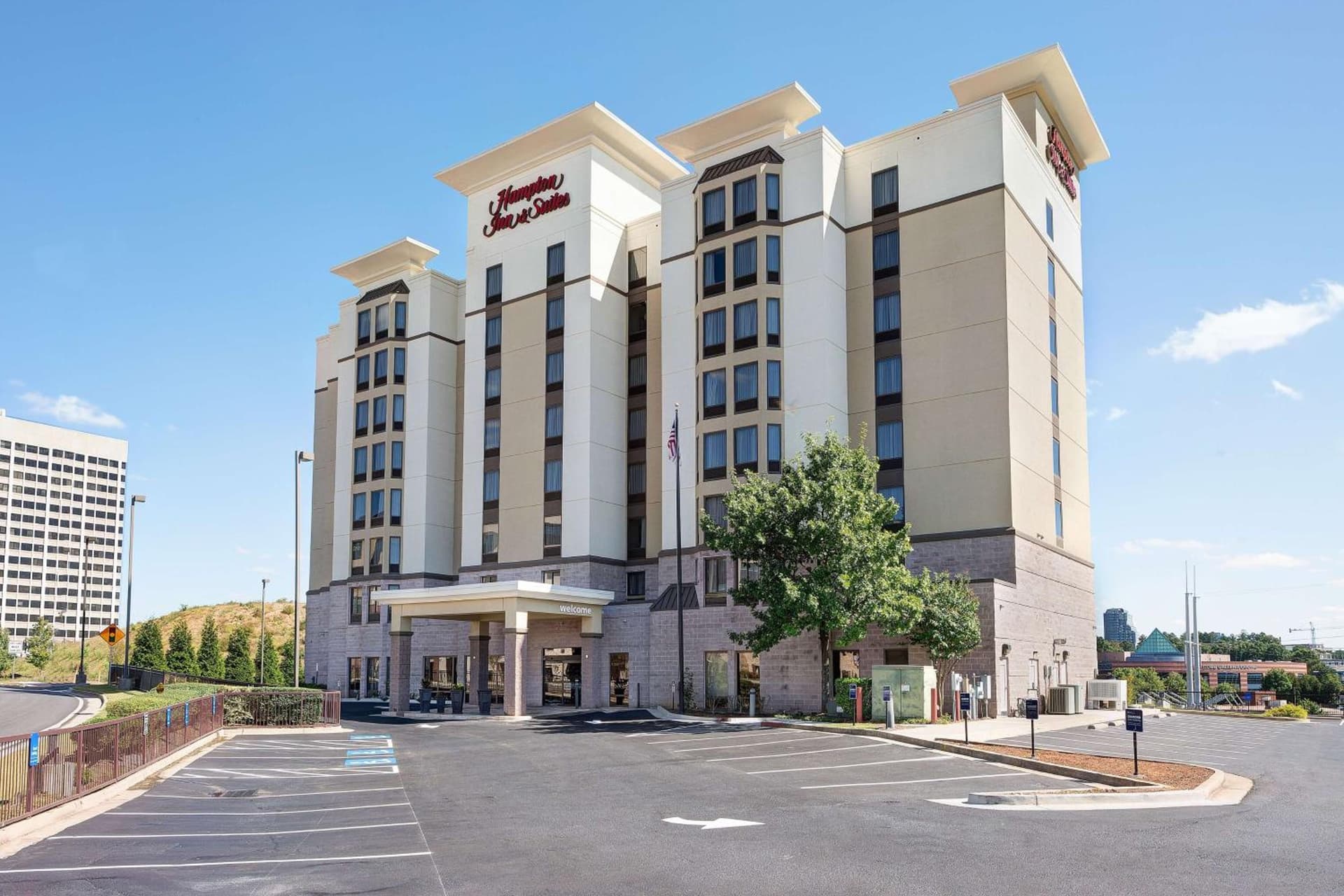 Hampton Inn & Suites Atlanta-Galleria property views in Atlanta, GA — gallery photo 3