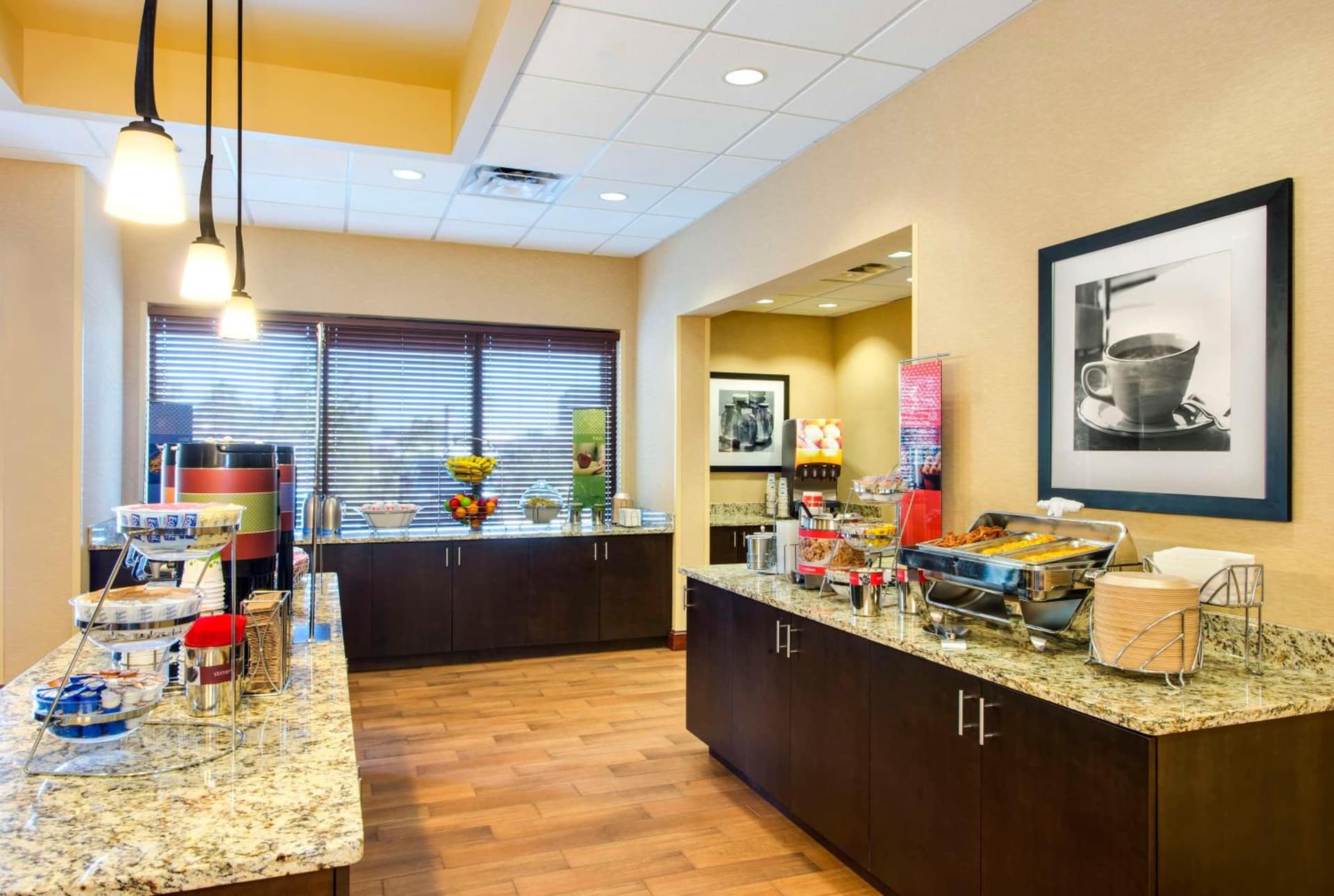 Hampton Inn & Suites Atlanta-Galleria gallery photo in Atlanta, GA — image 26