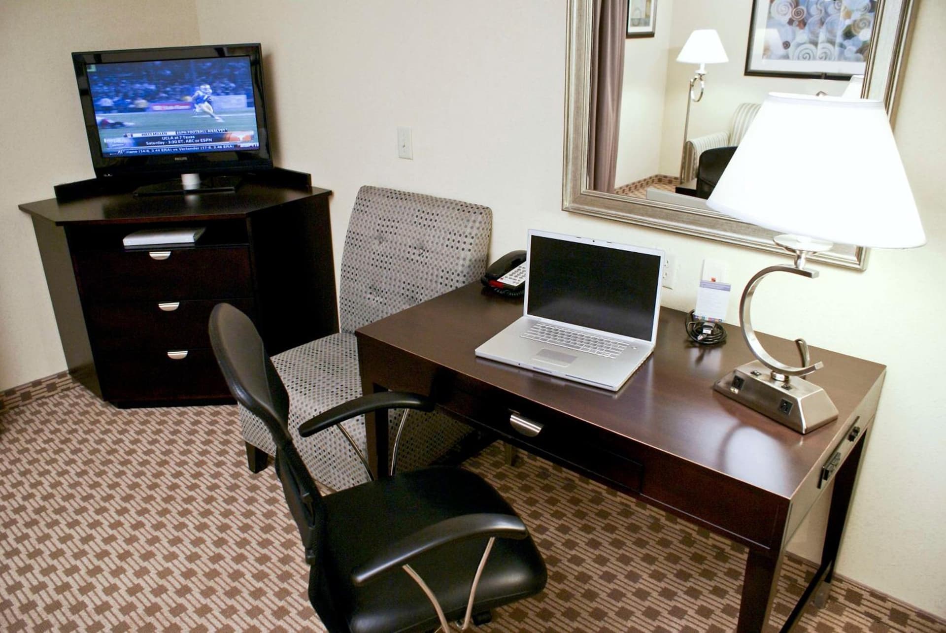 Hampton Inn Orange gallery photo in Orange, TX — image 21