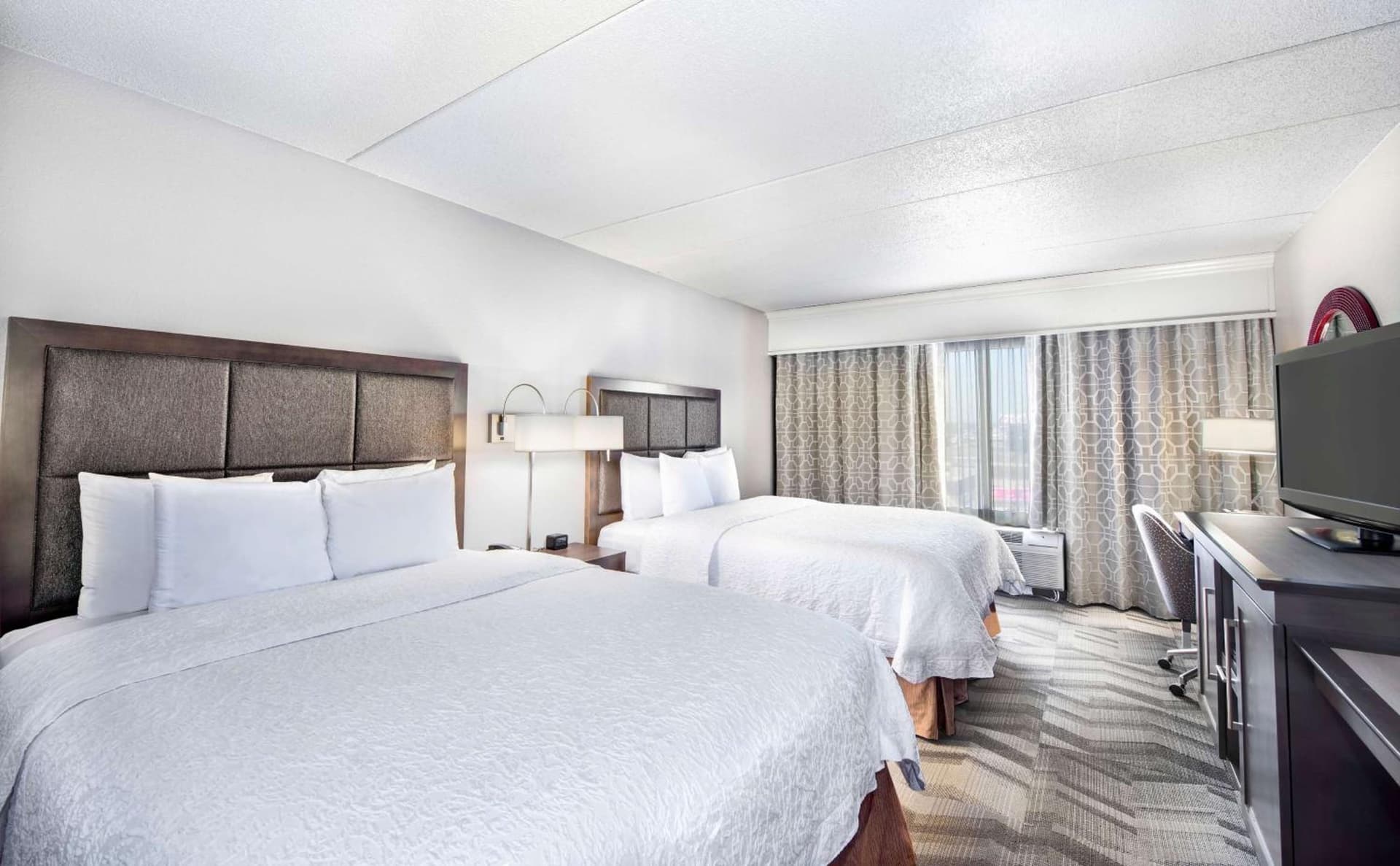 Hampton Inn & Suites Atlanta-Galleria gallery photo in Atlanta, GA — image 31