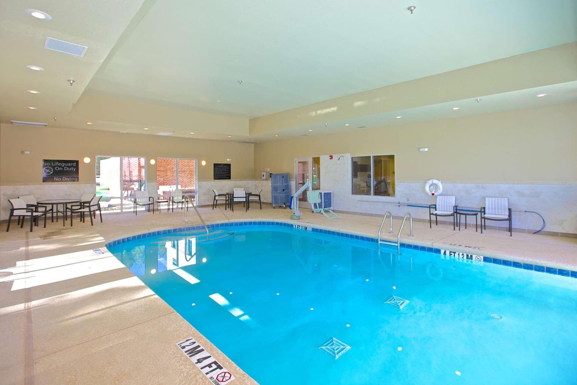 Hampton Inn Atlanta McDonough interior in McDonough, GA — gallery photo 2
