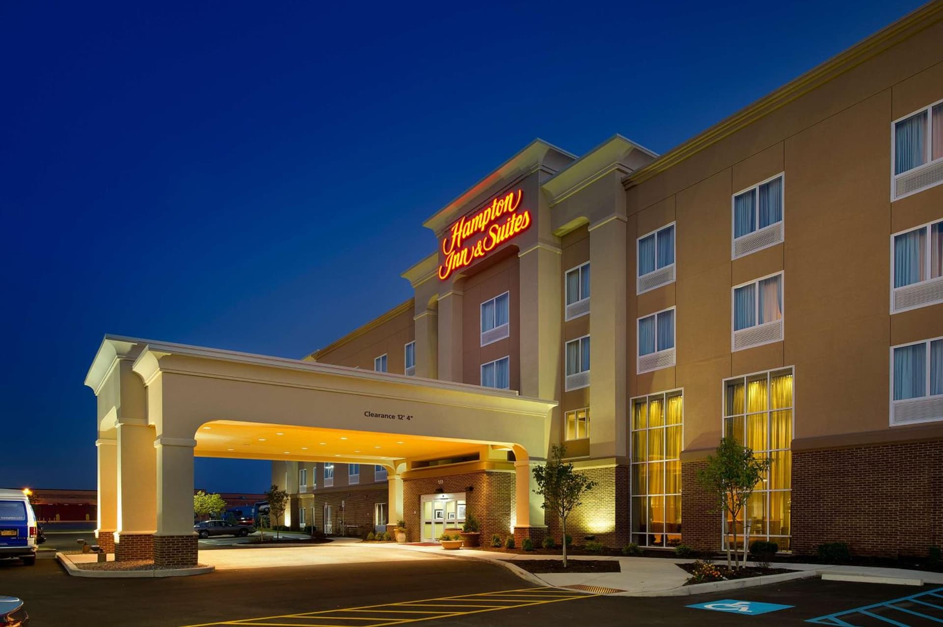 Hampton Inn & Suites - Buffalo Airport interior in Cheektowaga — gallery photo 2