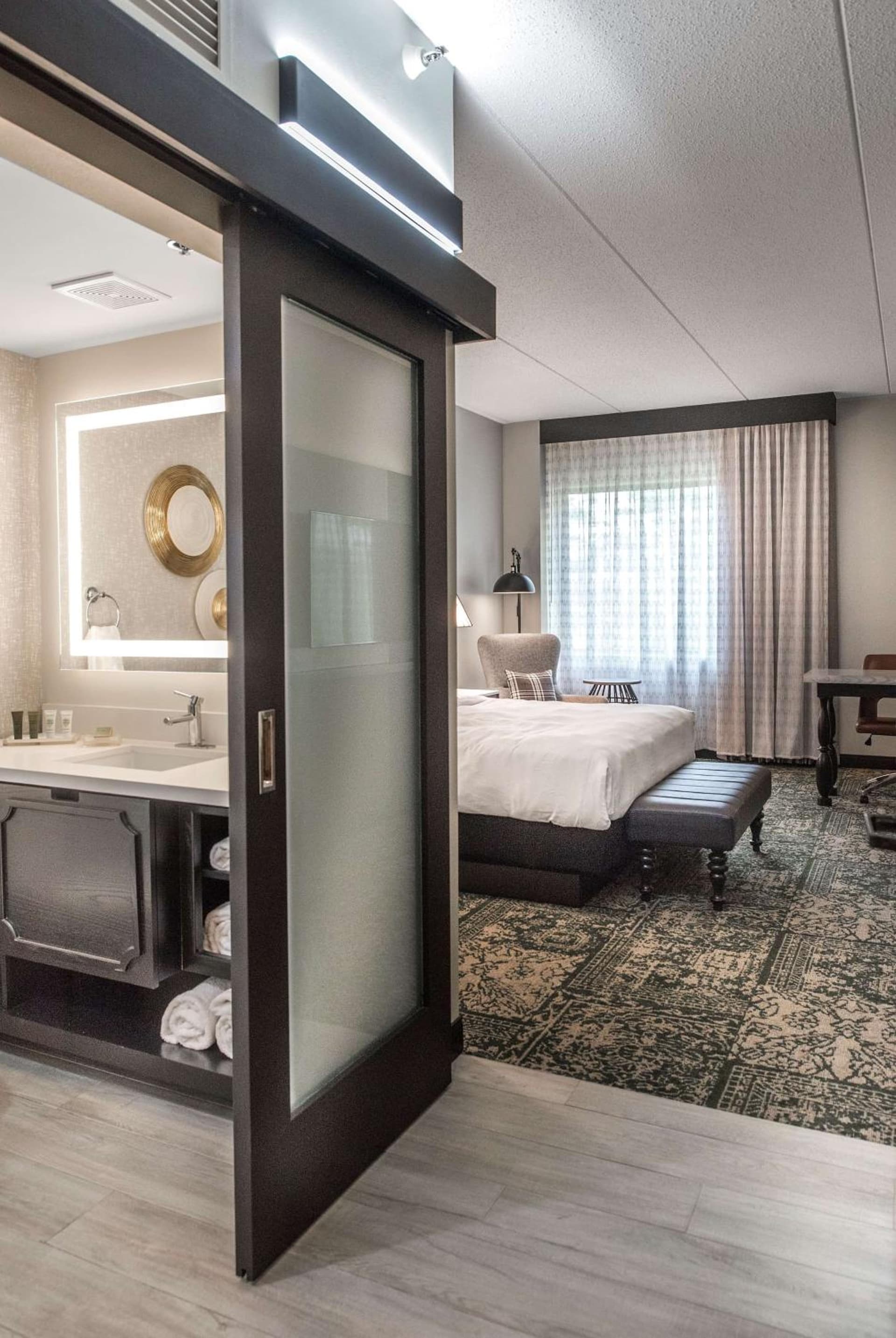 Hilton Appleton Paper Valley interior in Appleton, WI — gallery photo 2