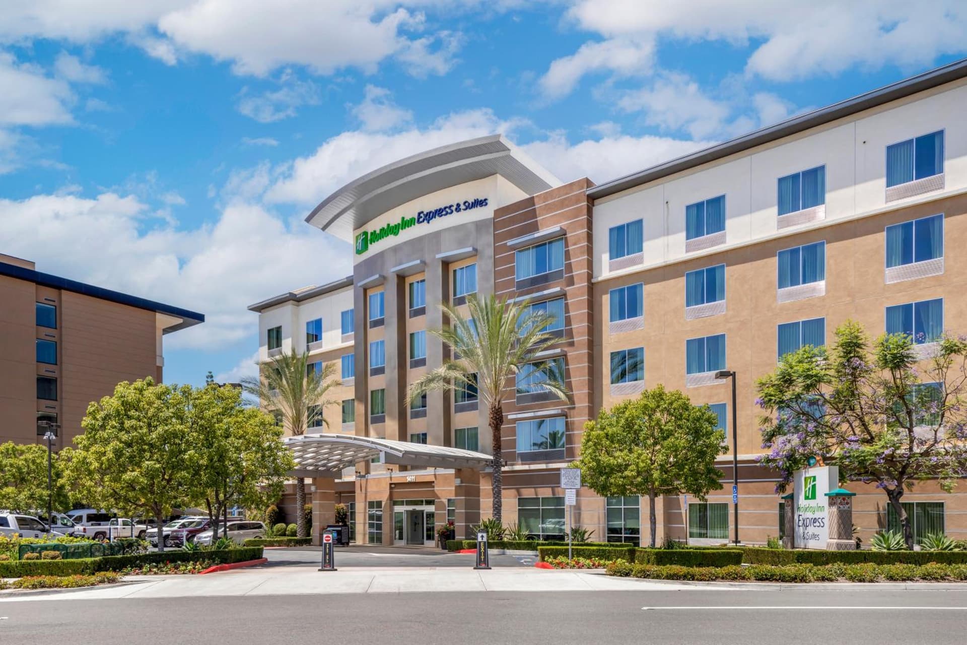 Holiday Inn Express & Suites Anaheim Resort Area by IHG gallery photo in Anaheim, CA — image 8
