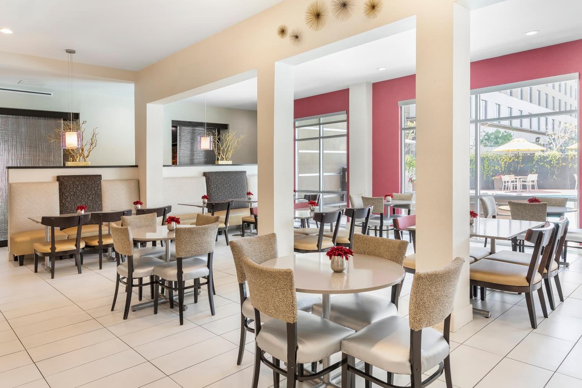 Holiday Inn Express & Suites Anaheim Resort Area by IHG gallery photo in Anaheim, CA — image 9