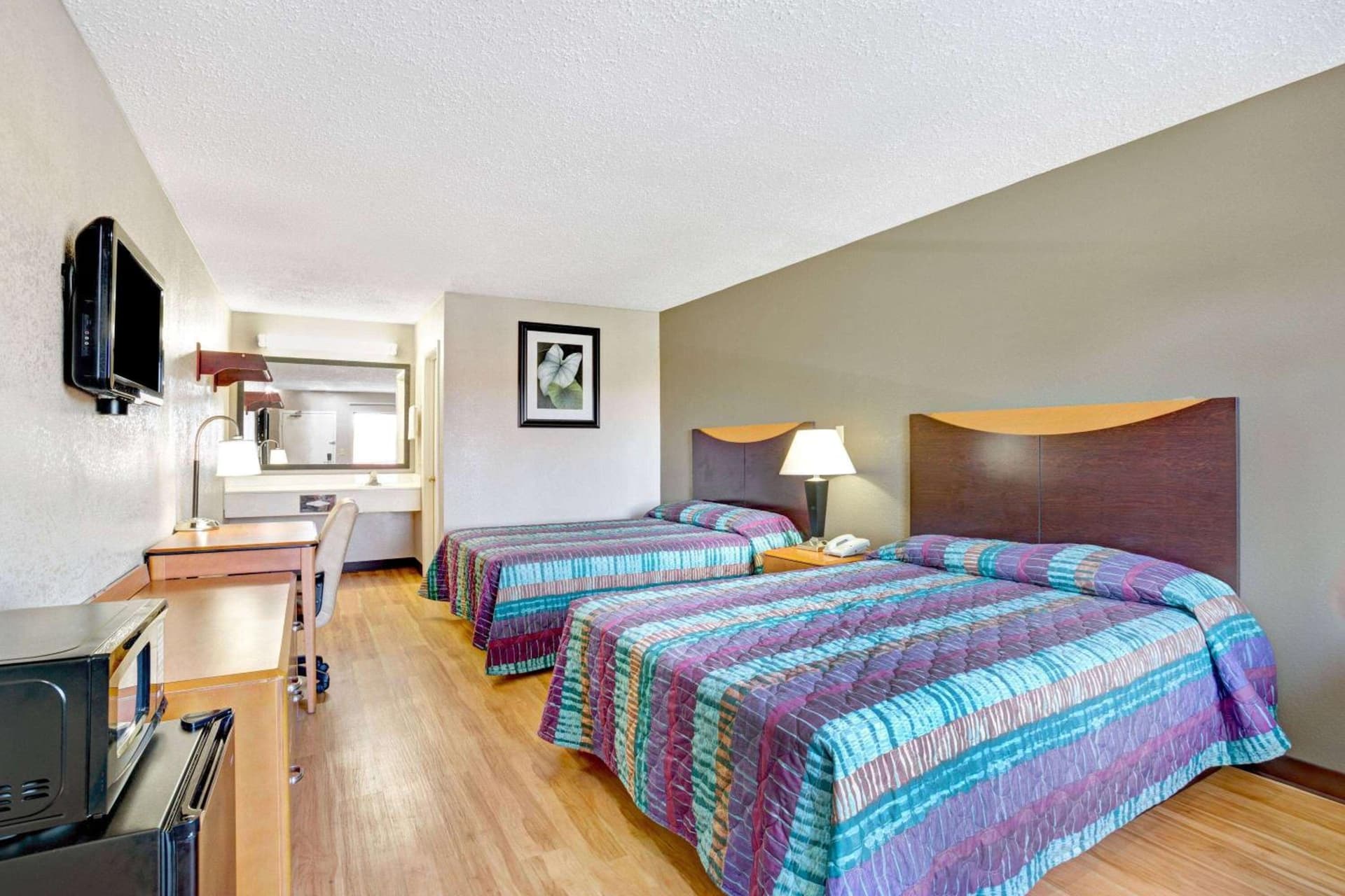 Super 8 by Wyndham Fredericksburg gallery photo in Fredericksburg, VA — image 10